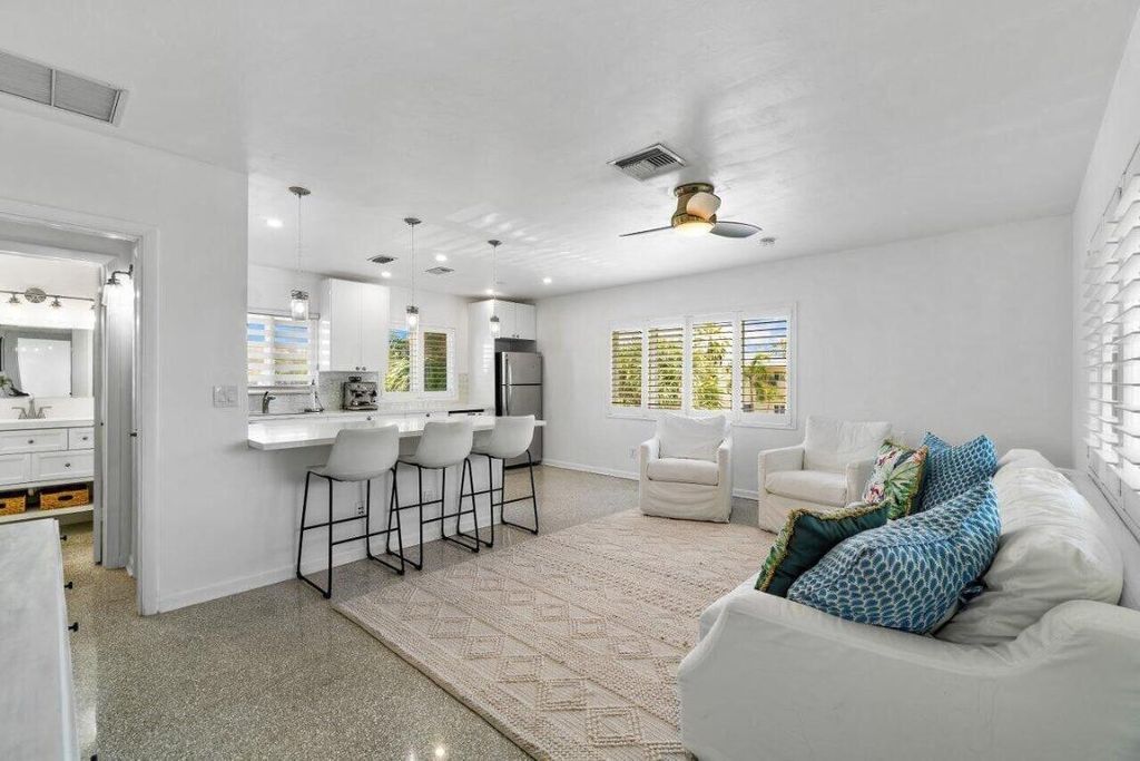 Photo of 426 NE 7th Avenue #2g, Delray Beach, FL 33483 (MLS # R11134145)