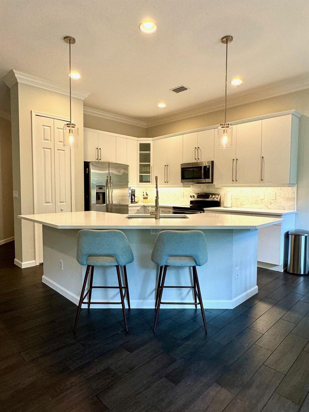 Photo of 7217 Oxford Court, Palm Beach Gardens, FL 33418 (MLS # R11081340)