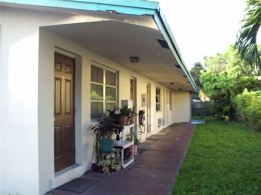 Lovely, well maintained bldg. Large apartment, convenient to Wilton Manors and the beaches.