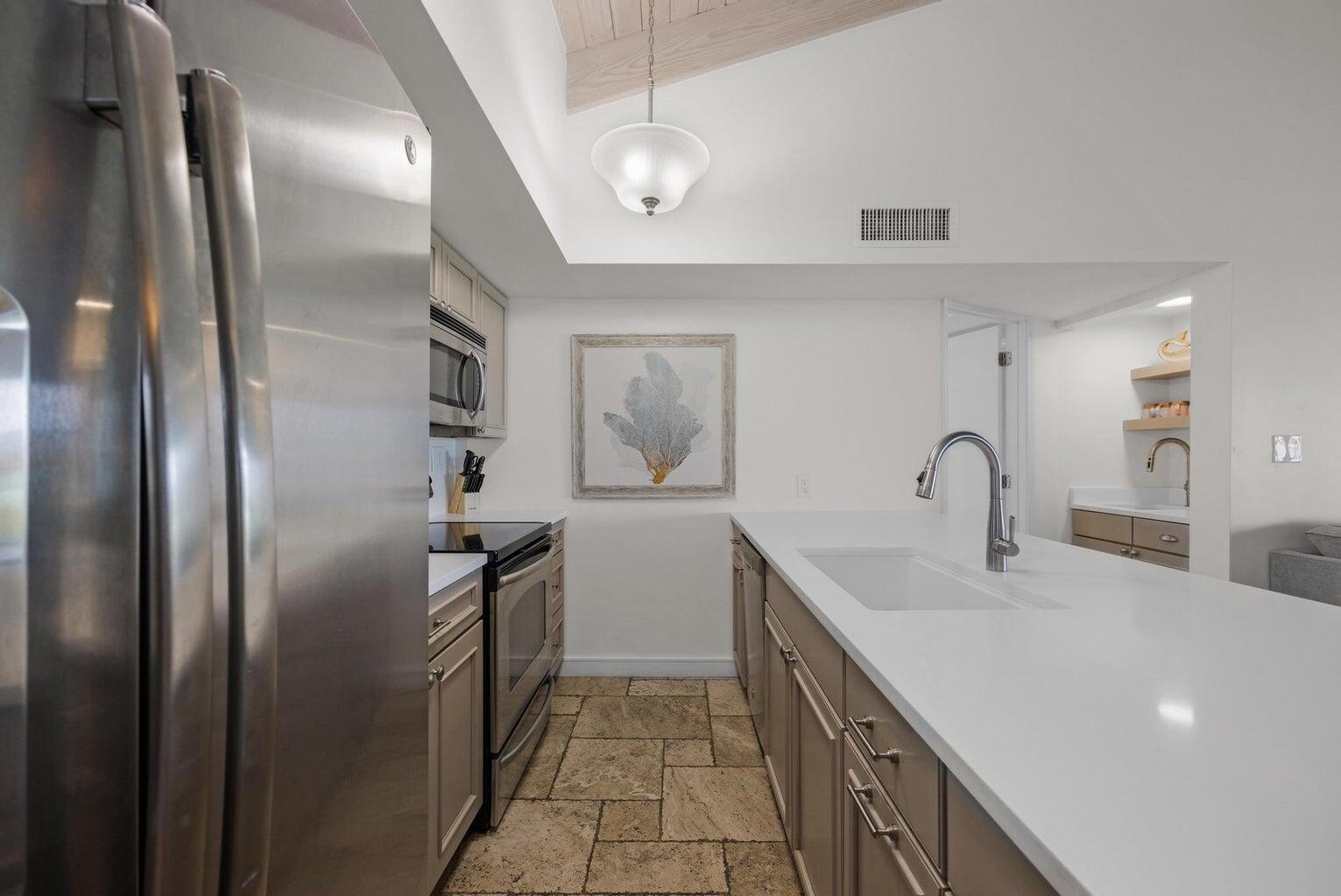 MARINA VILLAS AT HAWKS CAY - Residential