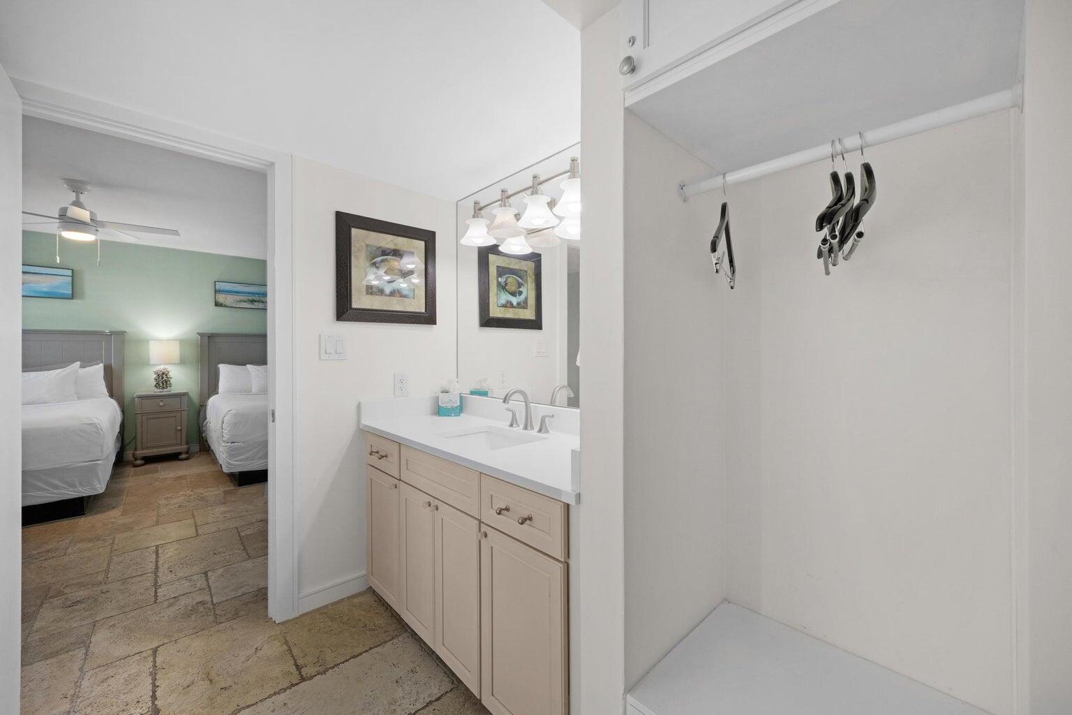 MARINA VILLAS AT HAWKS CAY - Residential