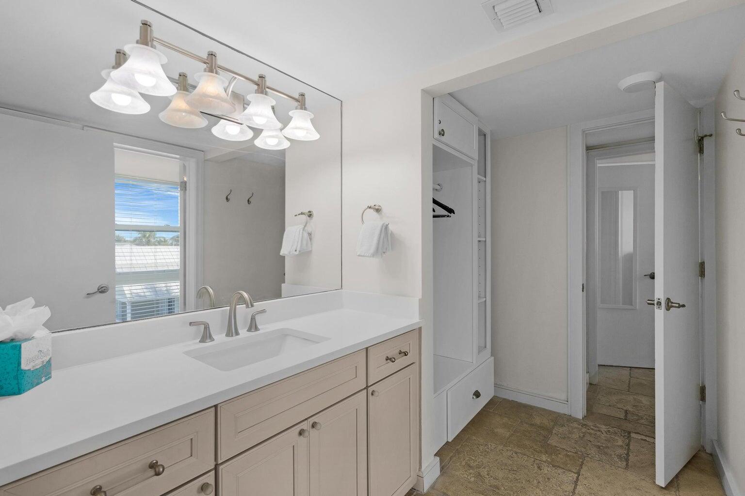 MARINA VILLAS AT HAWKS CAY - Residential