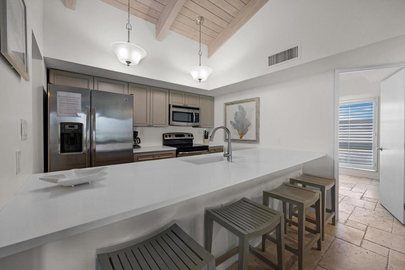 MARINA VILLAS AT HAWKS CAY - Residential