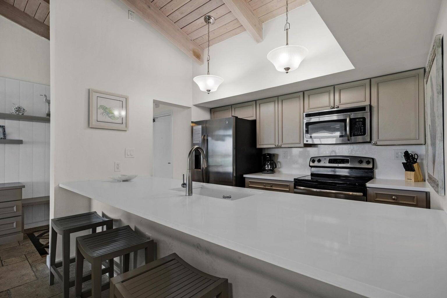 MARINA VILLAS AT HAWKS CAY - Residential