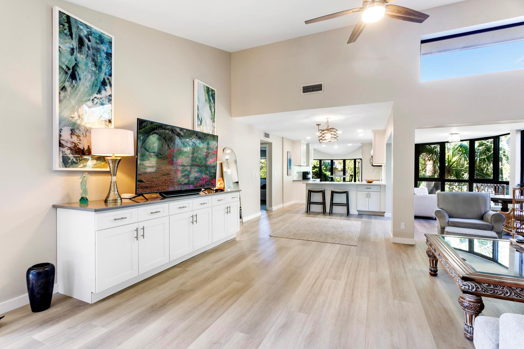 WATERBEND AT JONATHANS LA - Residential