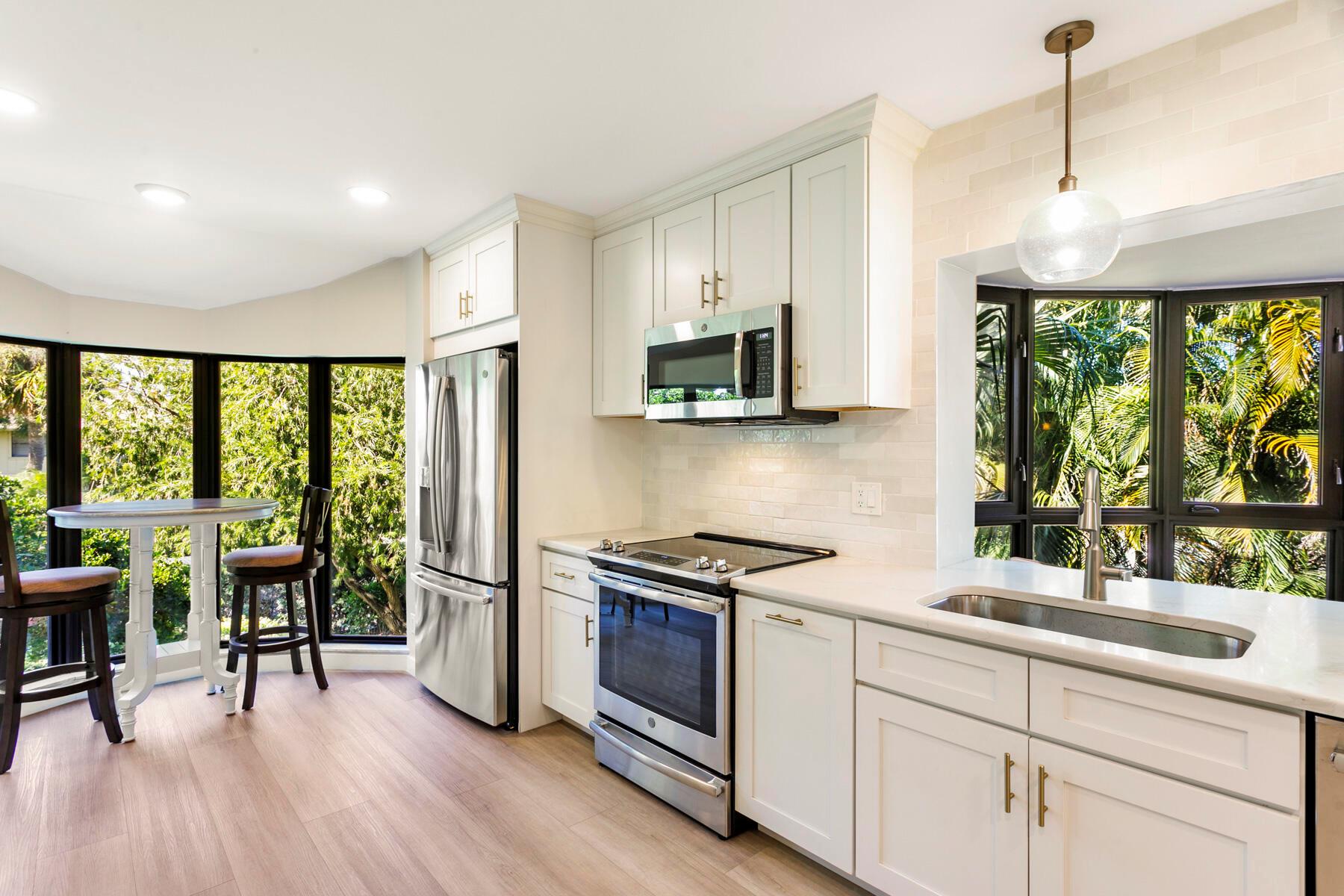 WATERBEND AT JONATHANS LA - Residential