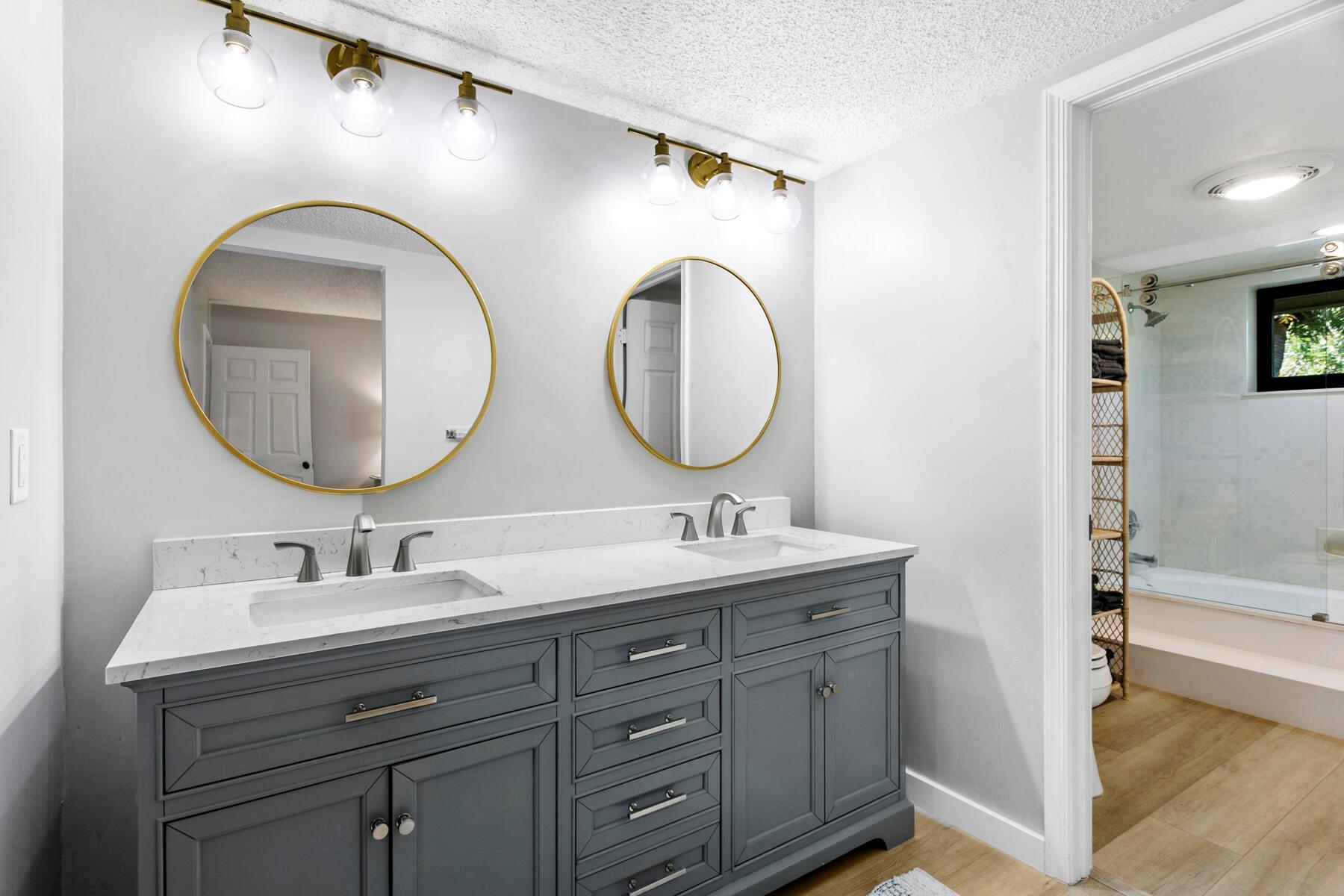 WATERBEND AT JONATHANS LA - Residential