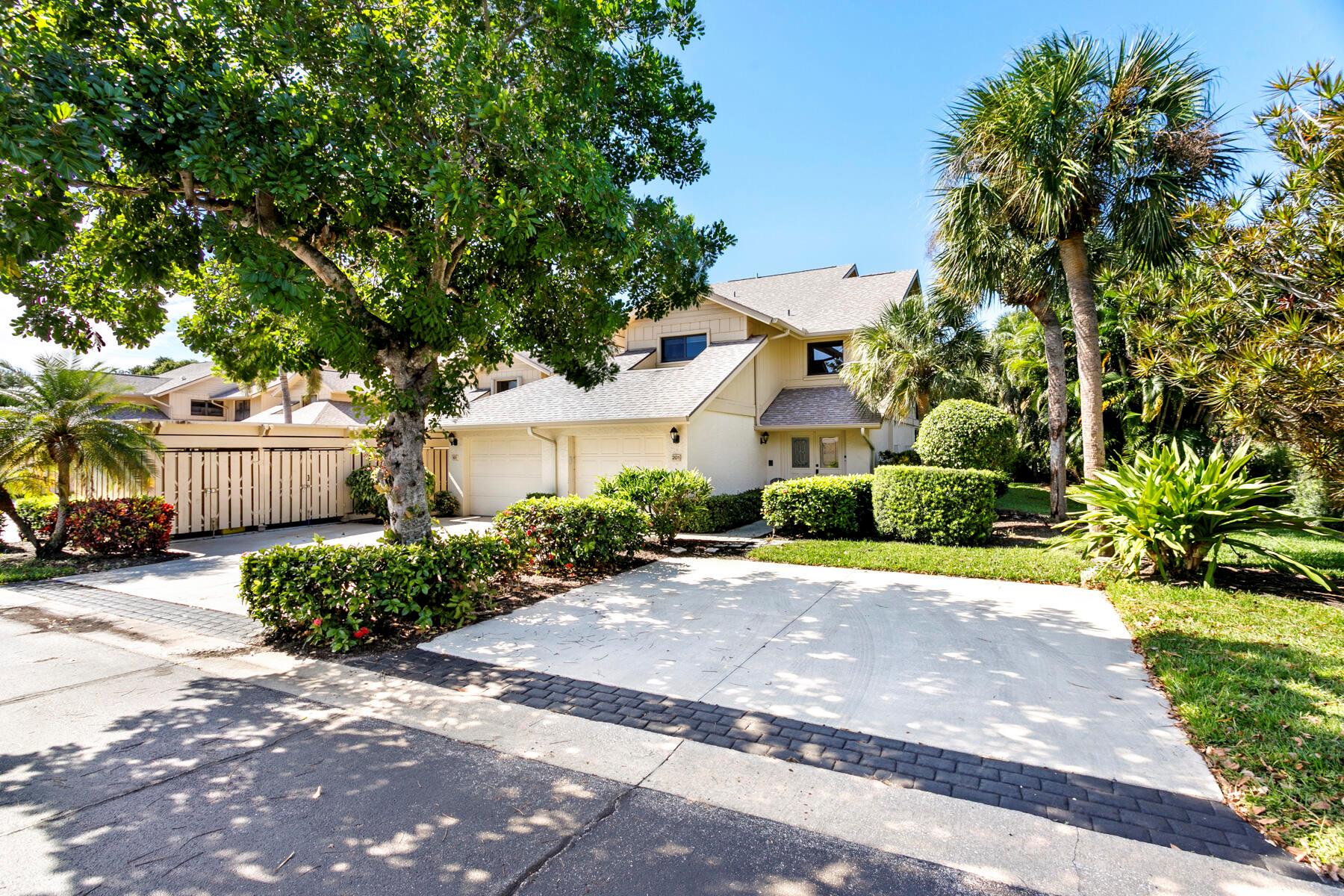 WATERBEND AT JONATHANS LA - Residential