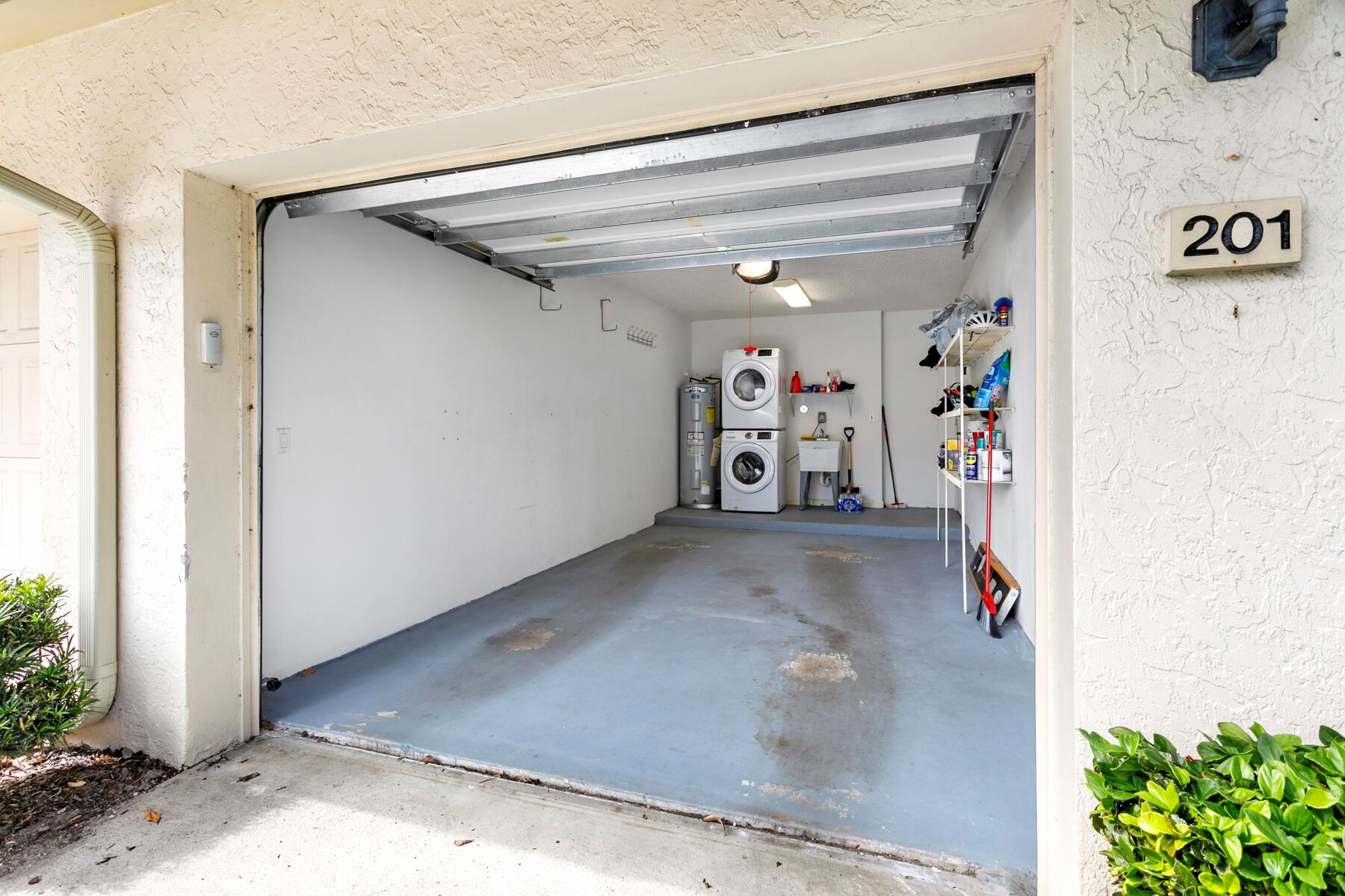 WATERBEND AT JONATHANS LA - Residential