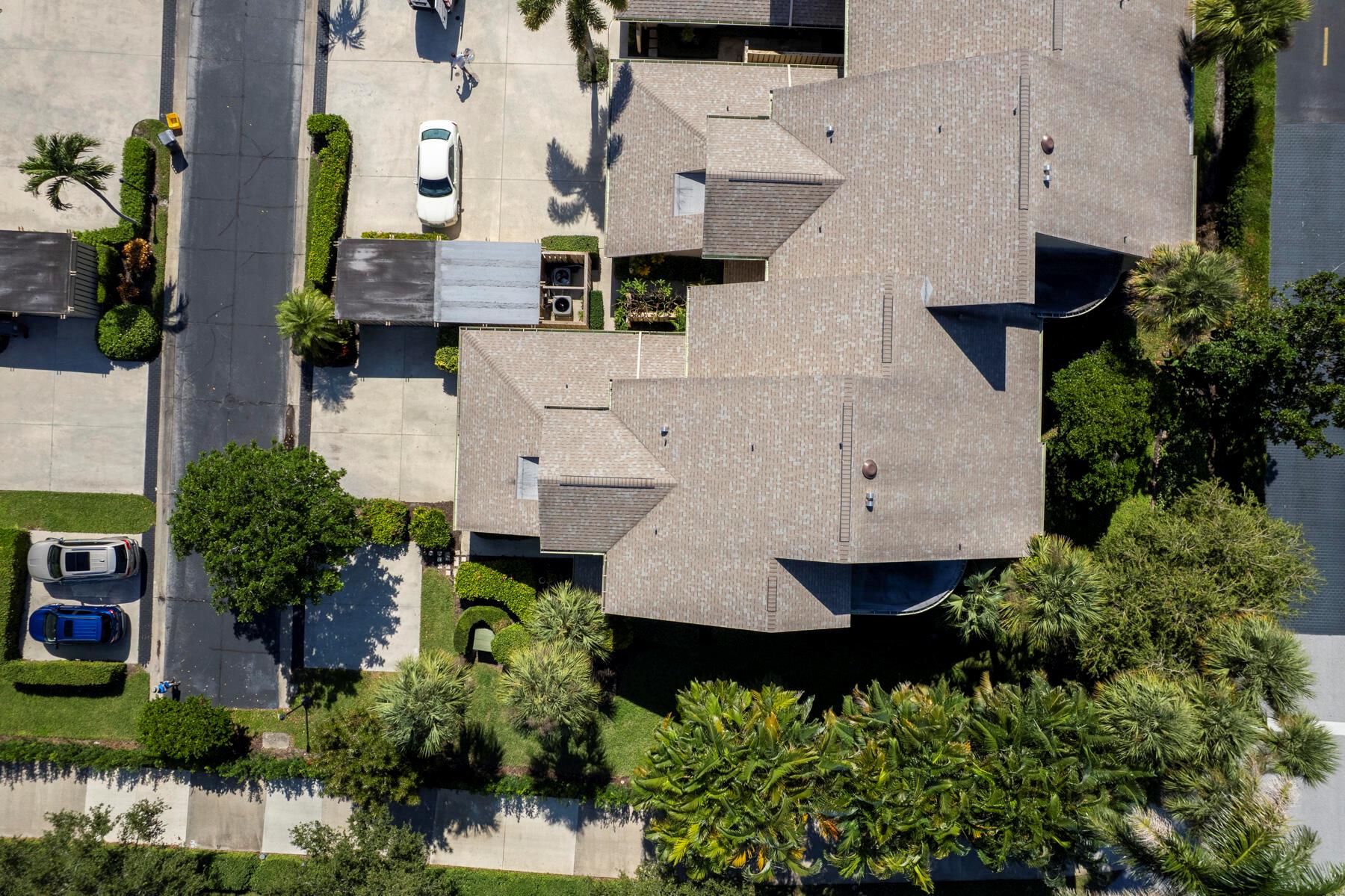 WATERBEND AT JONATHANS LA - Residential