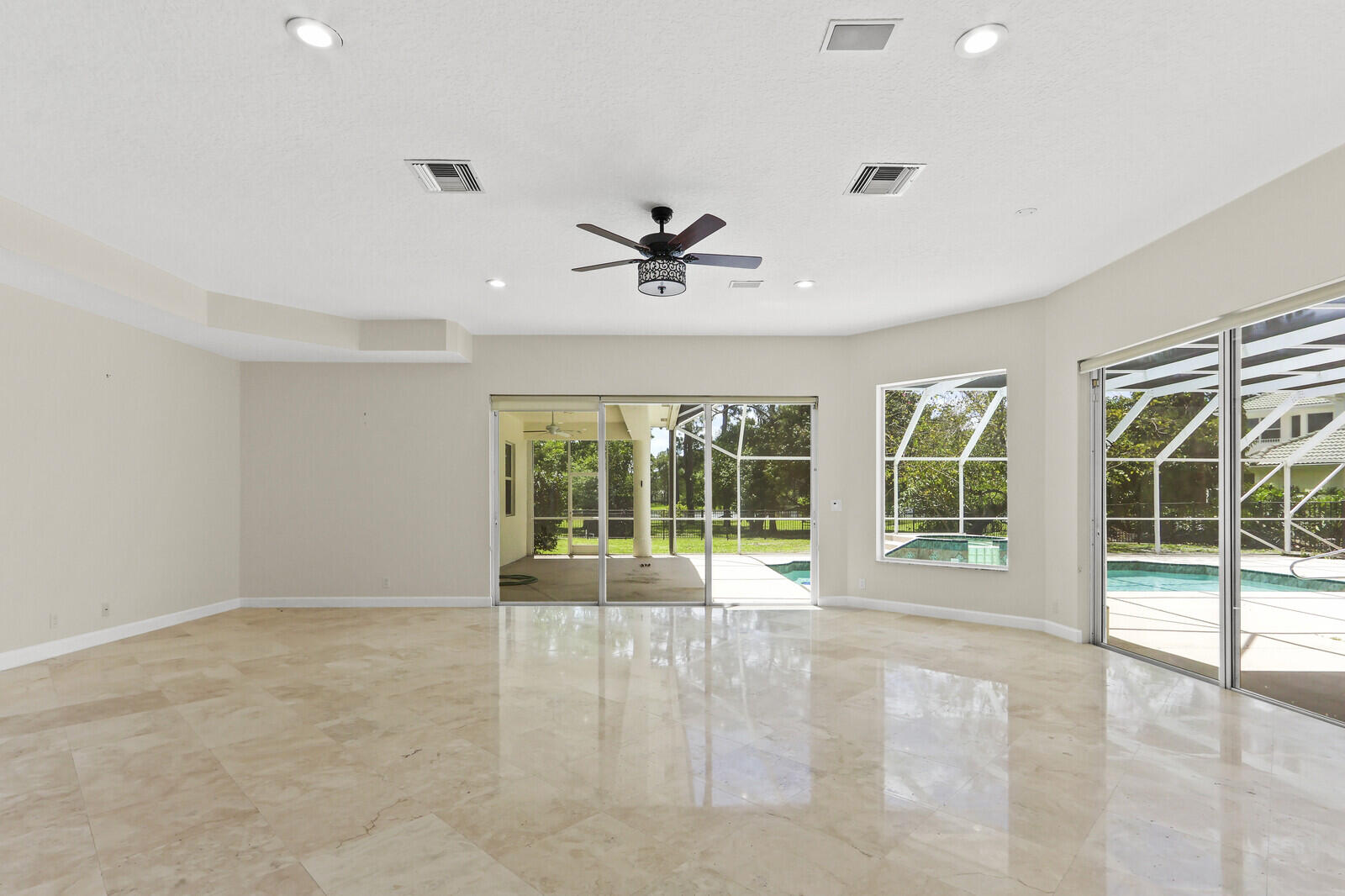 STONEWAL ESTATES - Residential