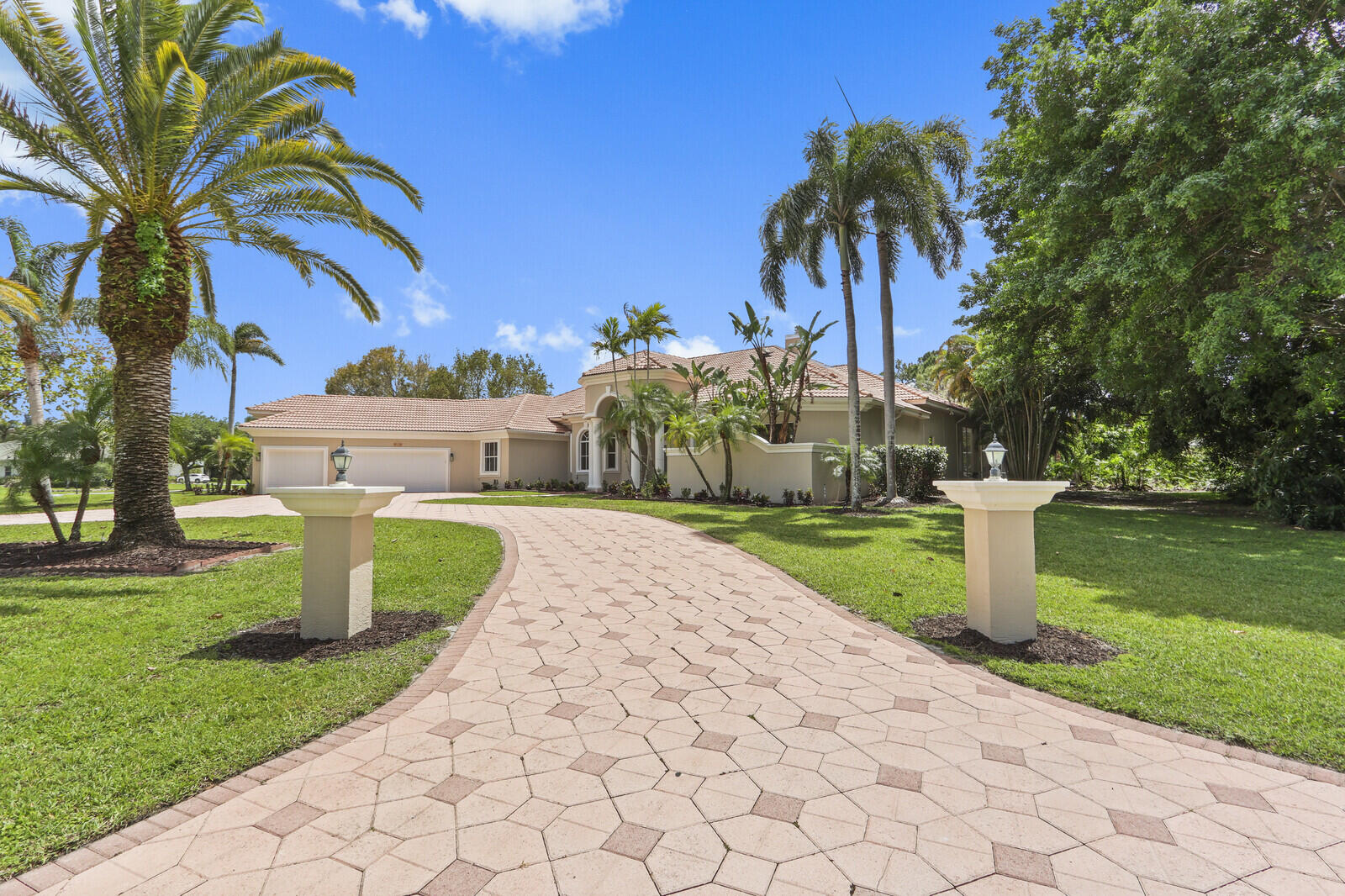 STONEWAL ESTATES - Residential