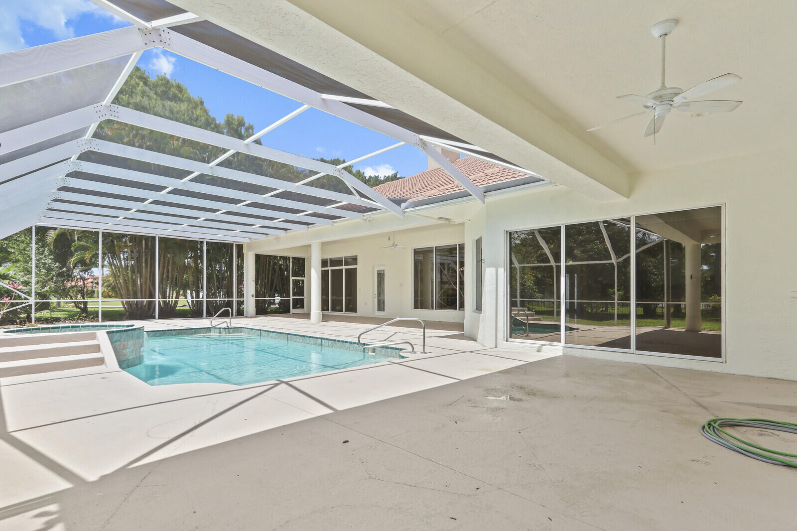 STONEWAL ESTATES - Residential