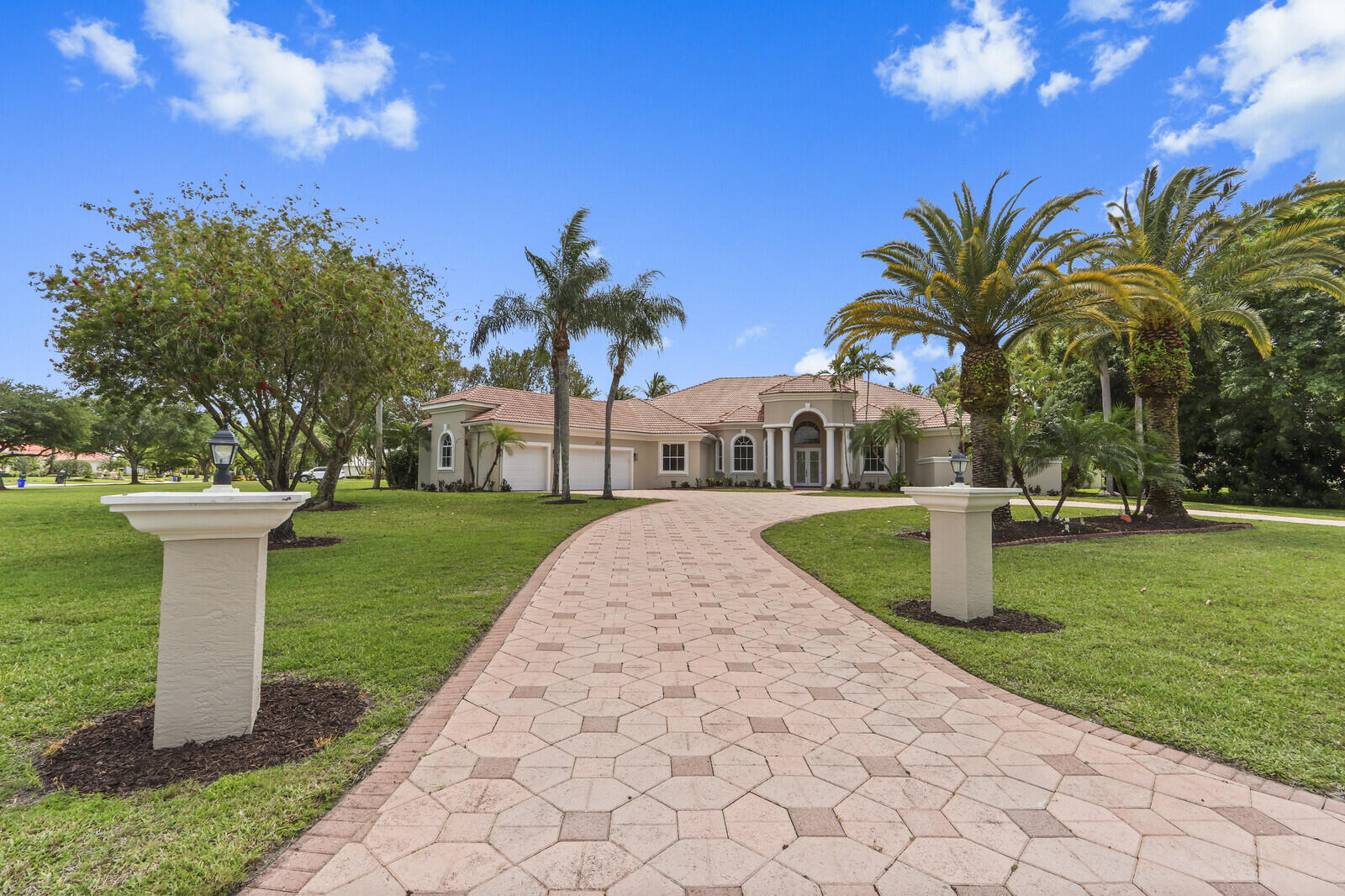 STONEWAL ESTATES - Residential