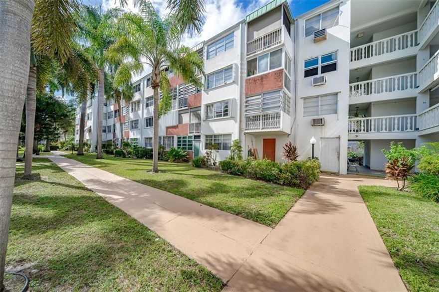 Beautiful 1/1.5 condo with den and lots of storage/closet space! Located in the heart of Hallandale, only 1 mile from  beach, just minutes from Gulfstream Park and Mardi Gras Casino, fantastic restaurants around the corner and so much more! This wonderful condo has brand new flooring, new bathroom vanities, newer kitchen cabinets, freshly painted, new base boards.... bring your toothbrushBuilding amenities include heated pool, laundry, parking, and club house.  ALL AGES  40 YEAR INSPECTION DONE IN 2014..........