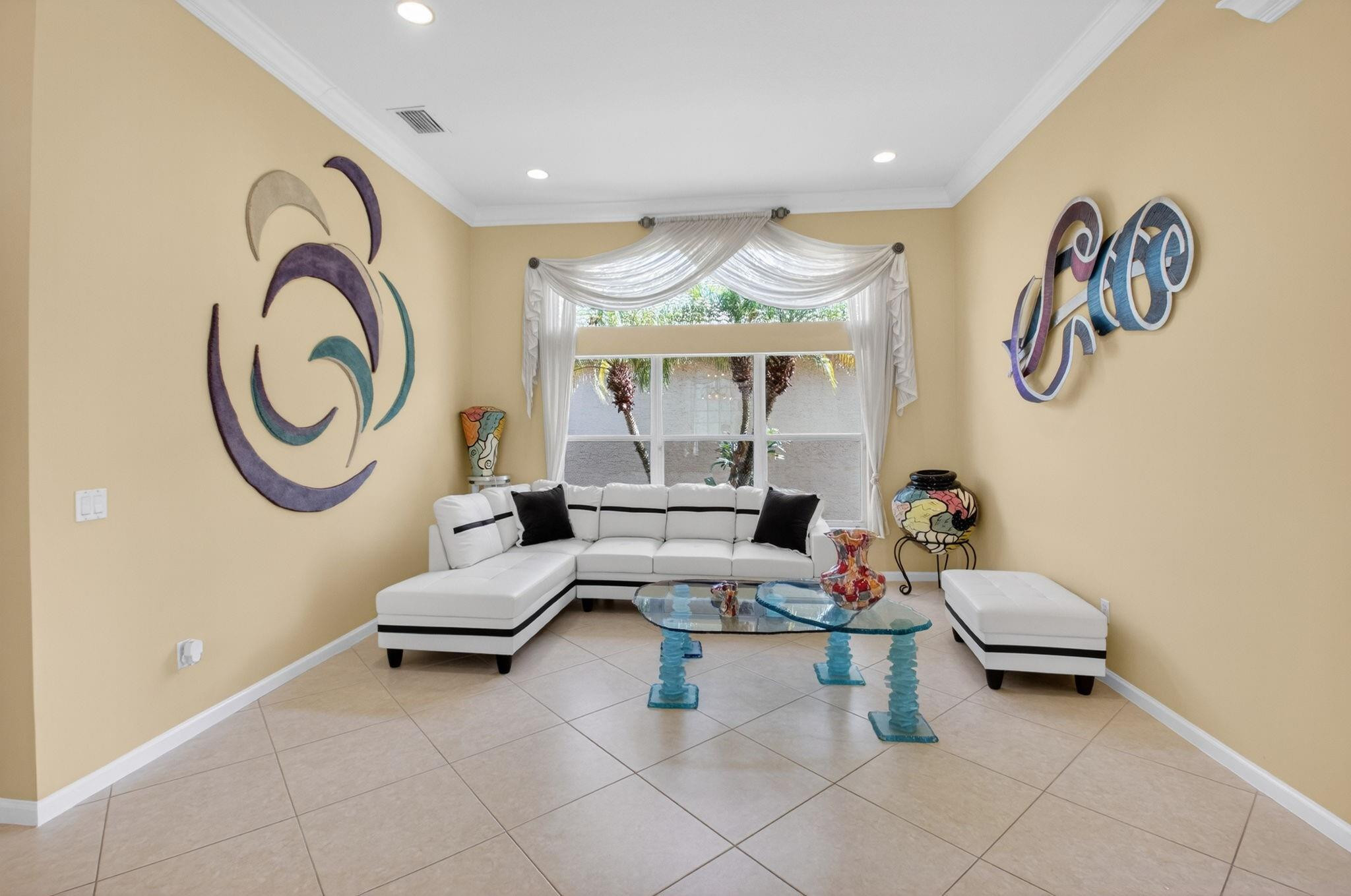 Valencia Shores 03 - Residential