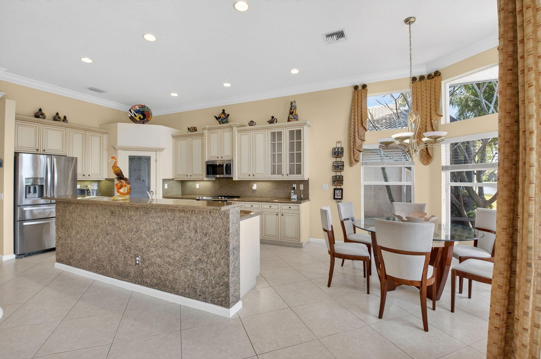 Valencia Shores 03 - Residential