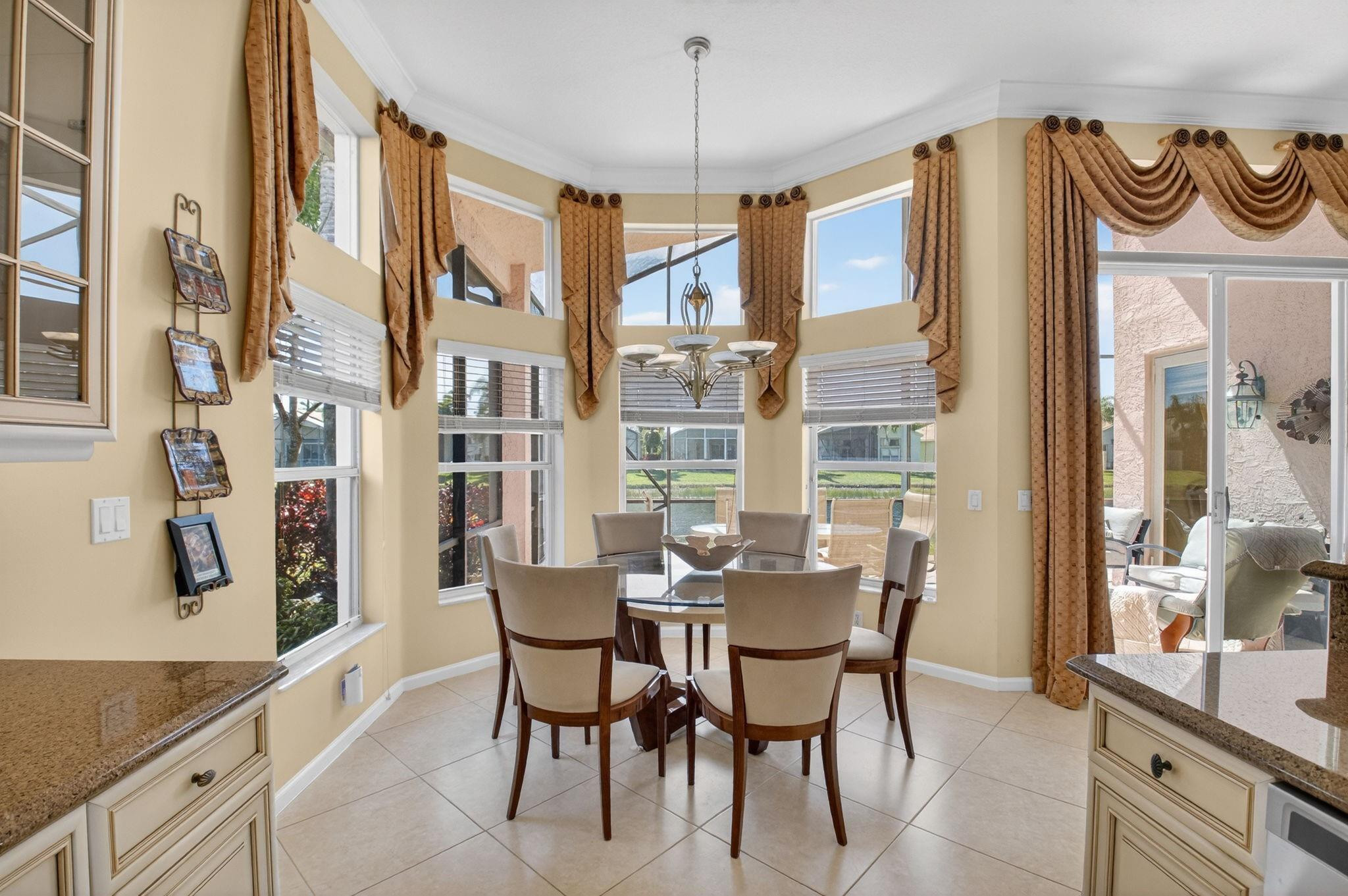 Valencia Shores 03 - Residential