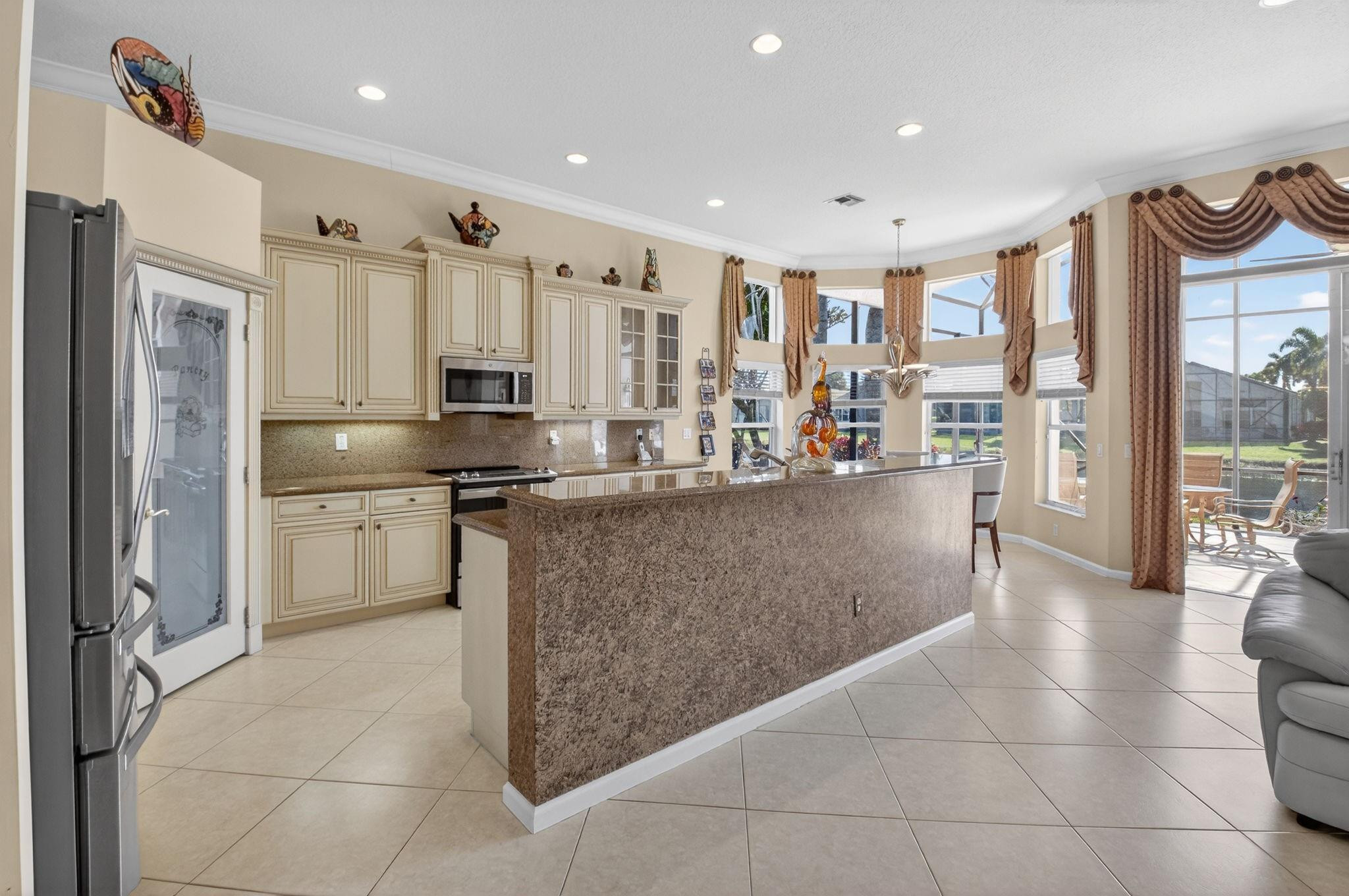 Valencia Shores 03 - Residential