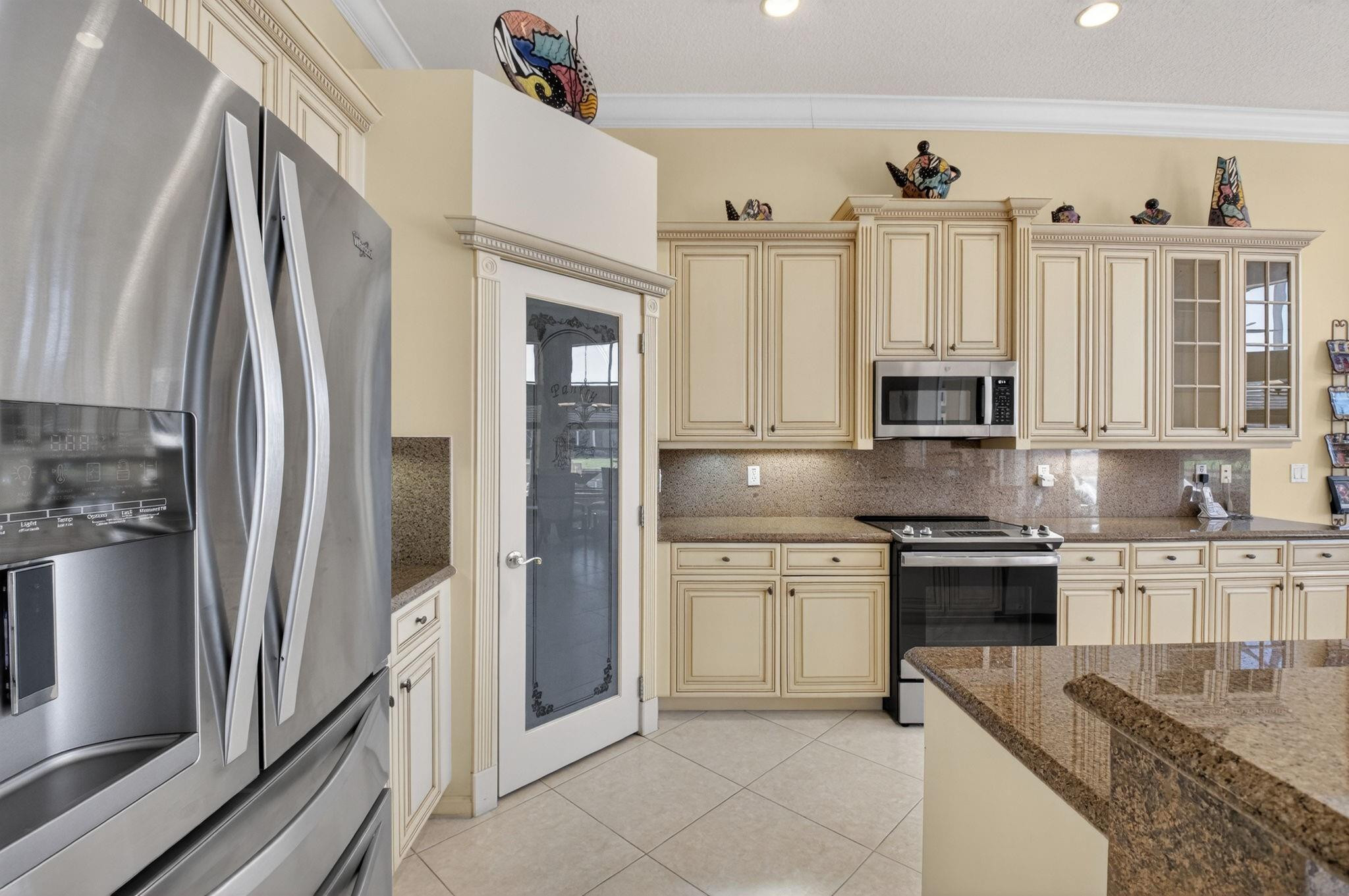 Valencia Shores 03 - Residential