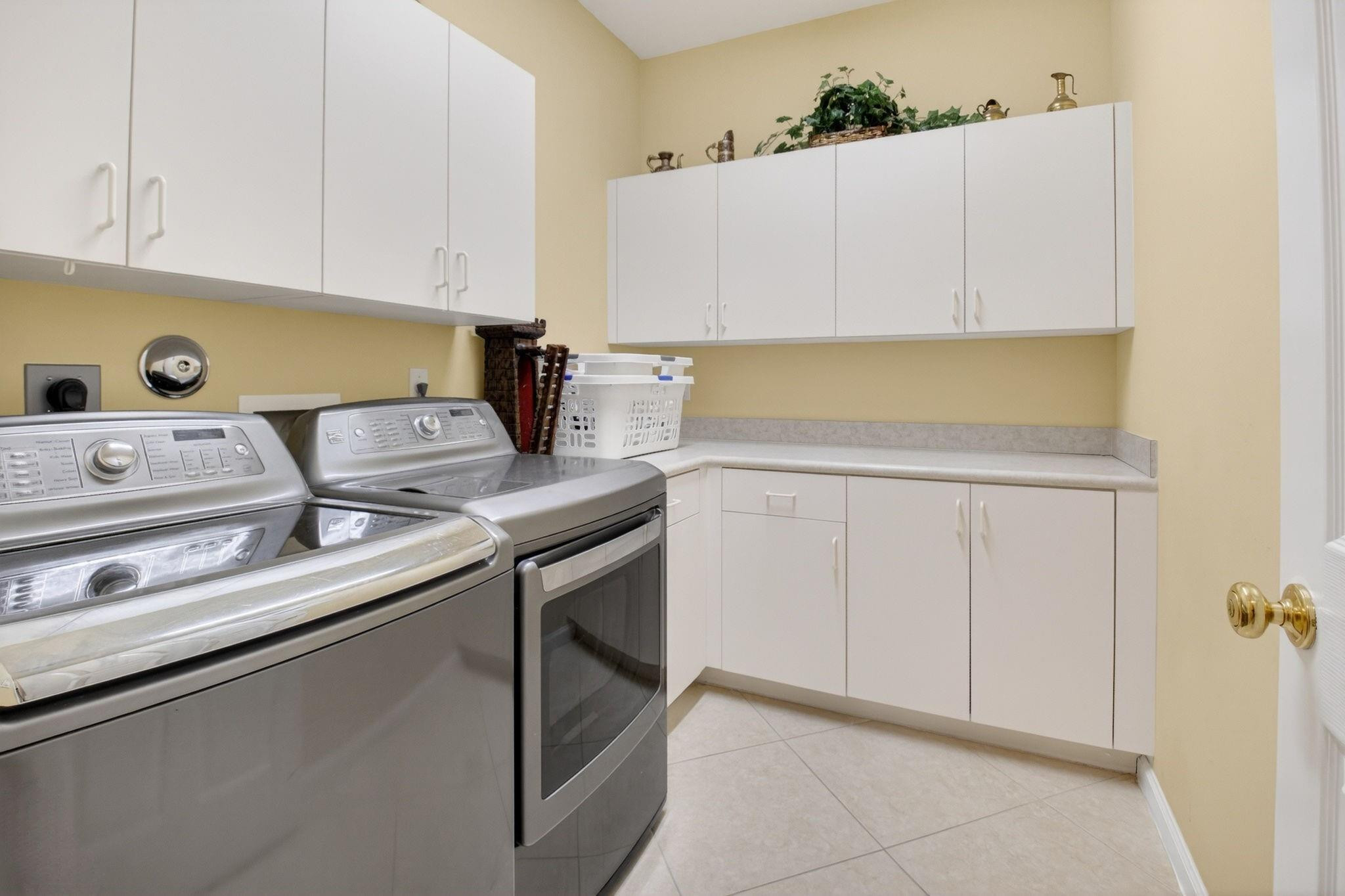 Valencia Shores 03 - Residential