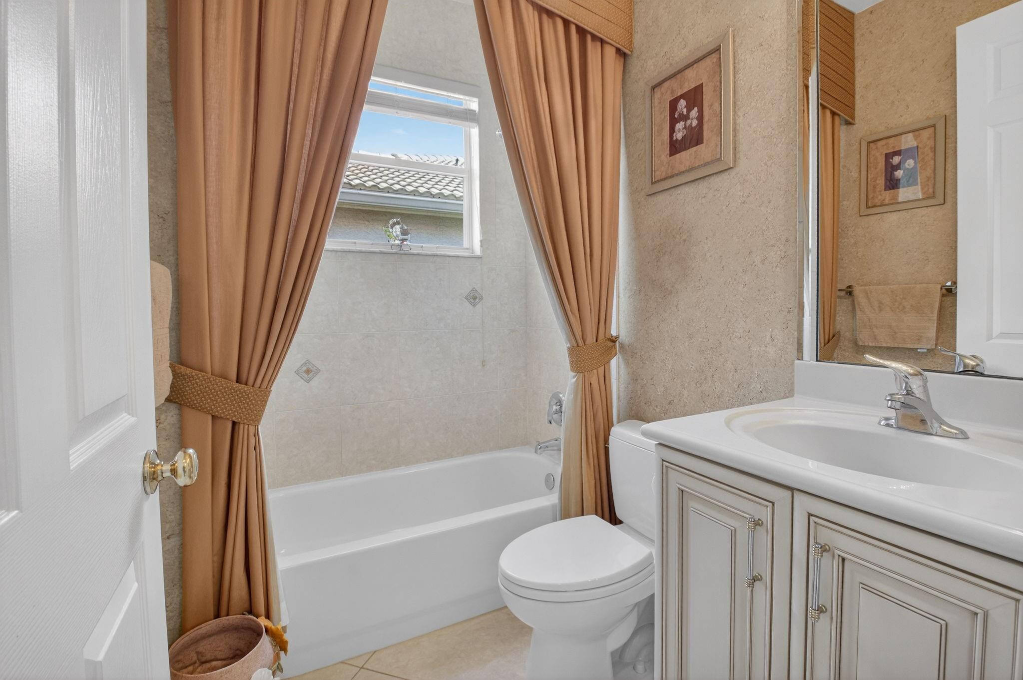 Valencia Shores 03 - Residential