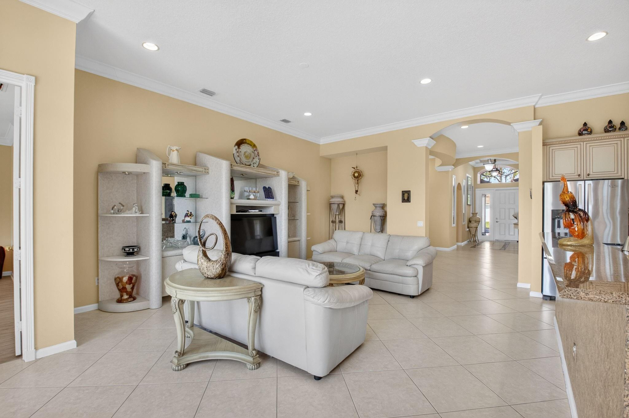 Valencia Shores 03 - Residential