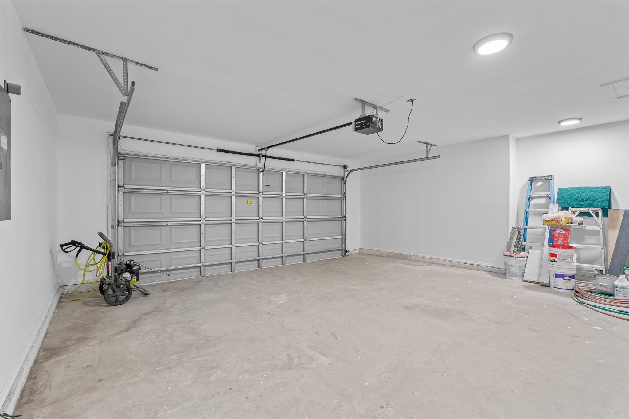 SILVER SPRINGS SHORES UNI - Residential