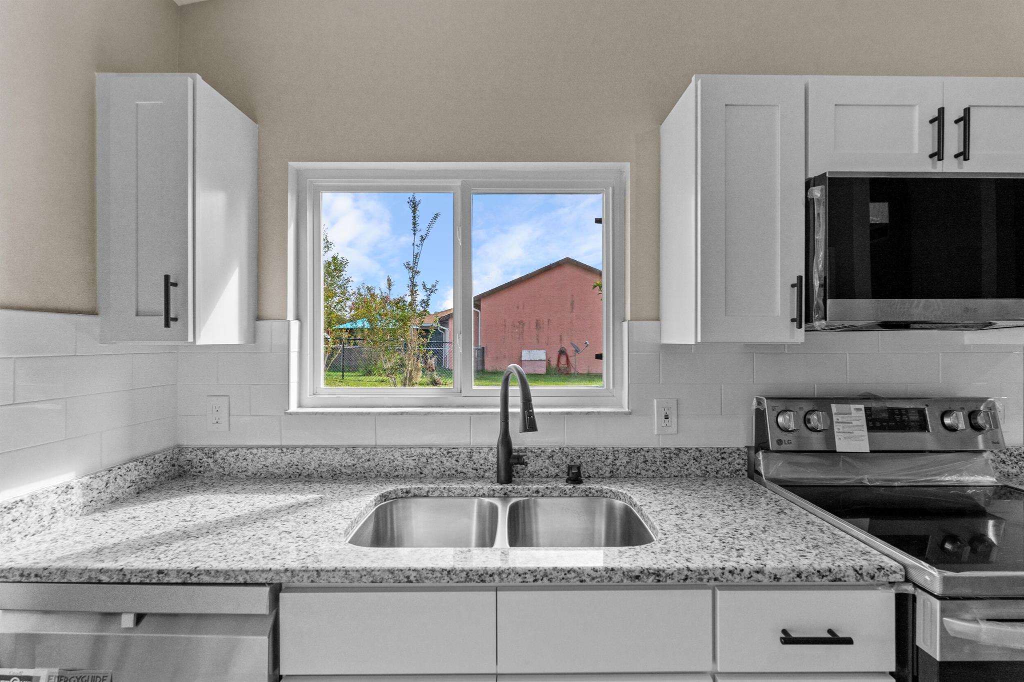 SILVER SPRINGS SHORES UNI - Residential