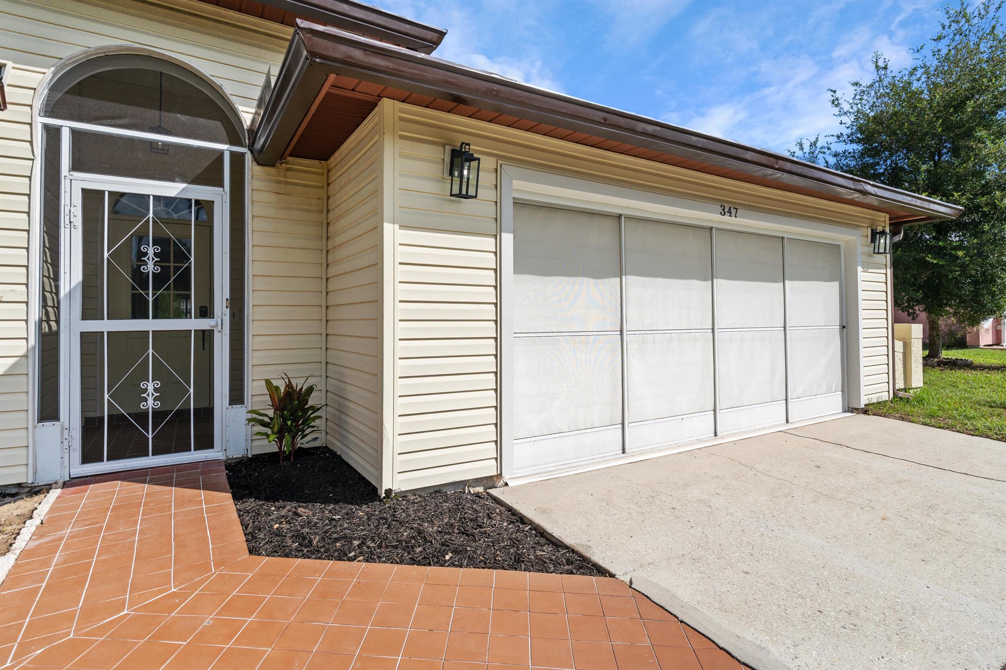 SILVER SPRINGS SHORES UNI - Residential