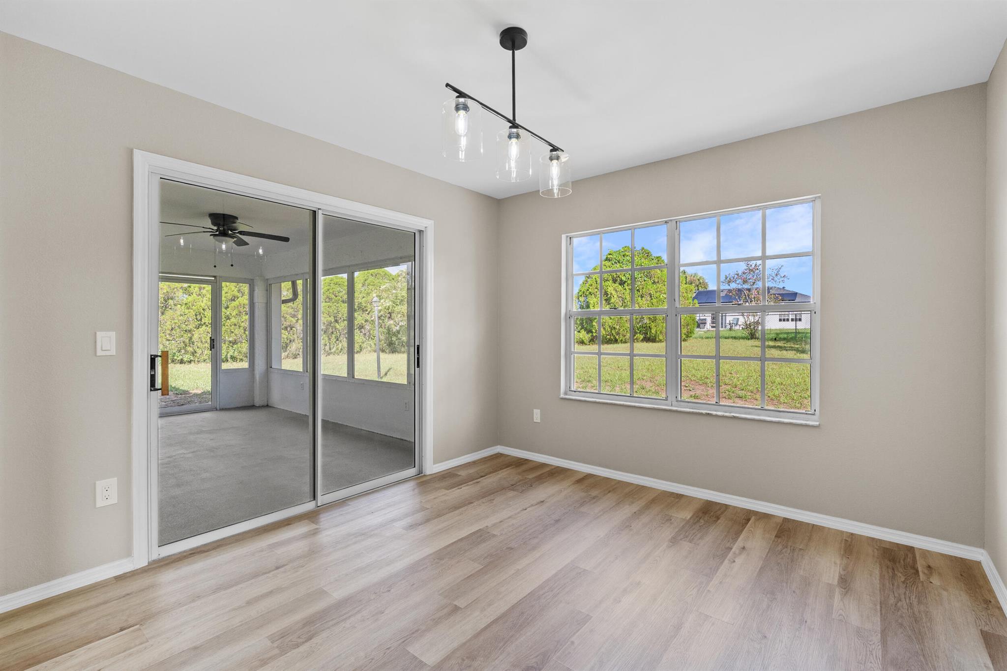 SILVER SPRINGS SHORES UNI - Residential