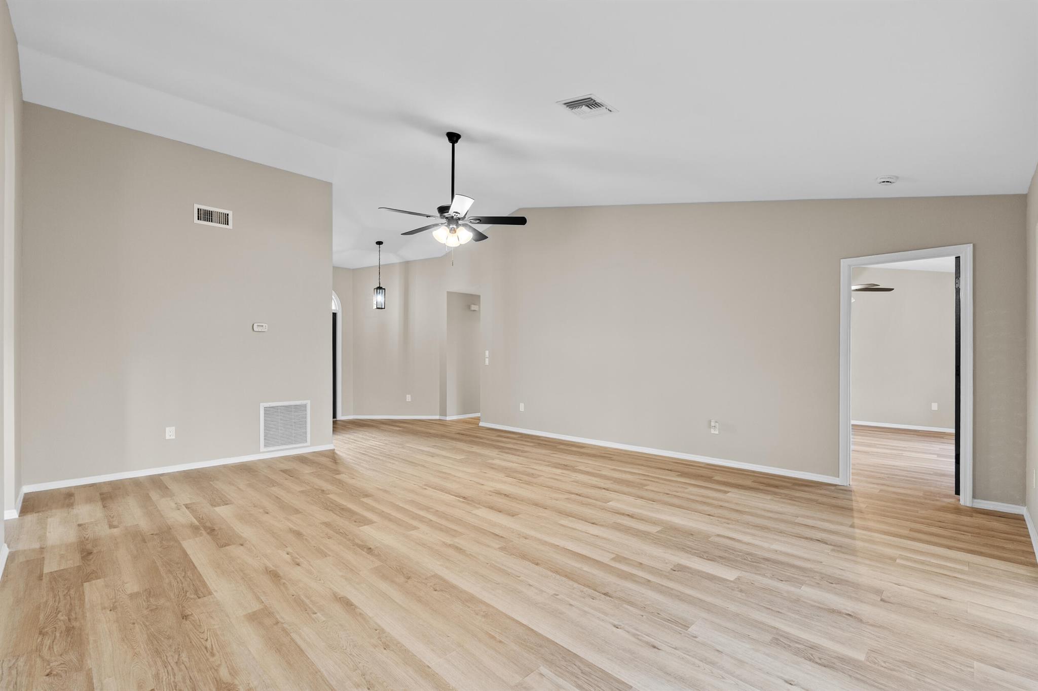 SILVER SPRINGS SHORES UNI - Residential