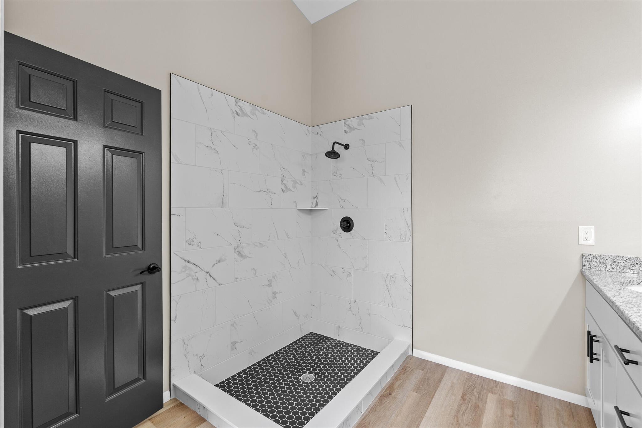 SILVER SPRINGS SHORES UNI - Residential