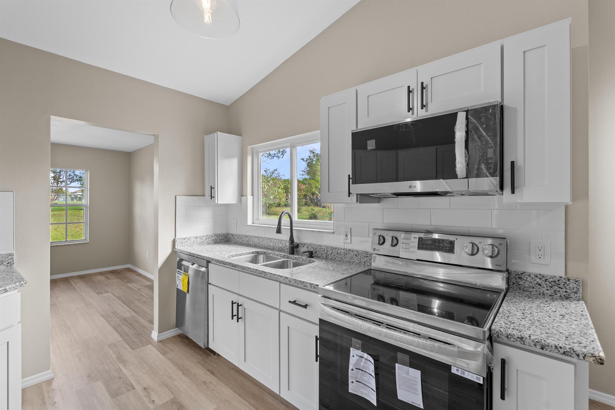 SILVER SPRINGS SHORES UNI - Residential