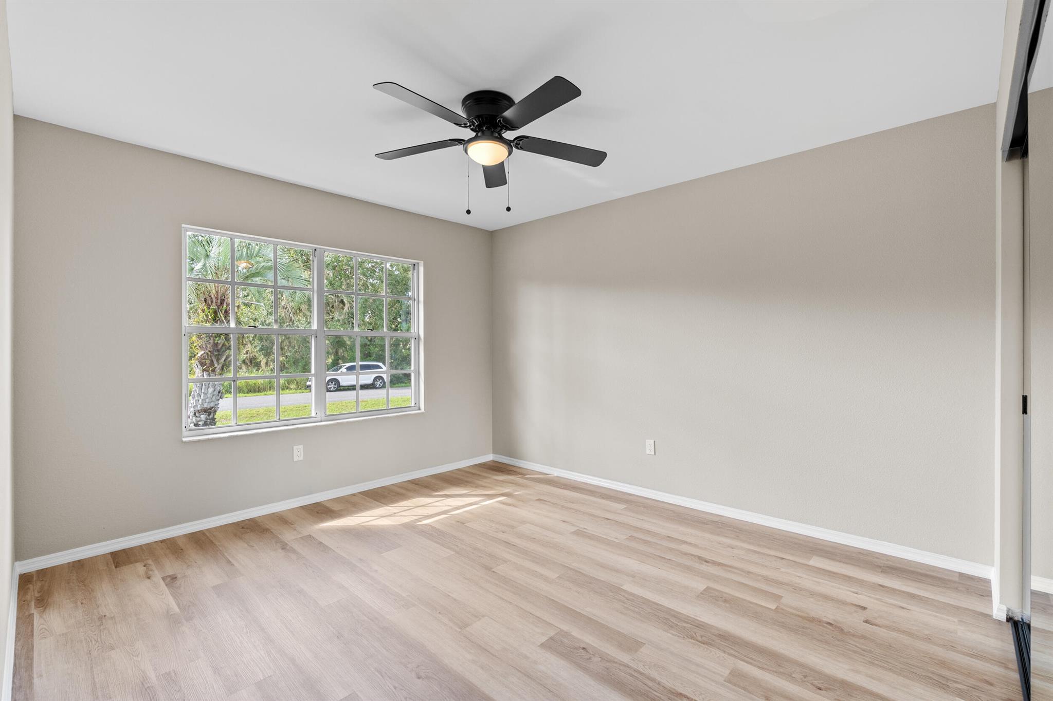 SILVER SPRINGS SHORES UNI - Residential