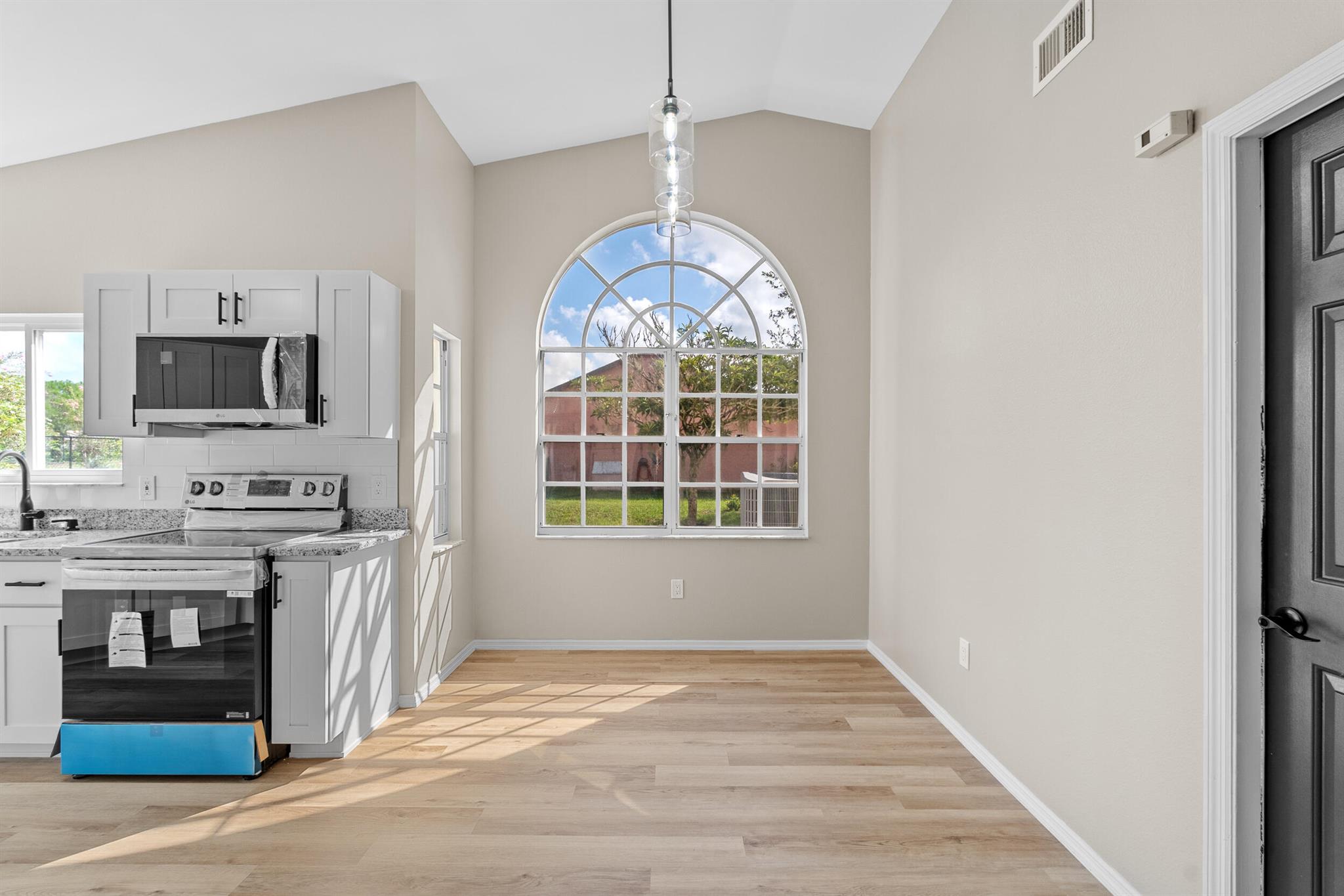 SILVER SPRINGS SHORES UNI - Residential