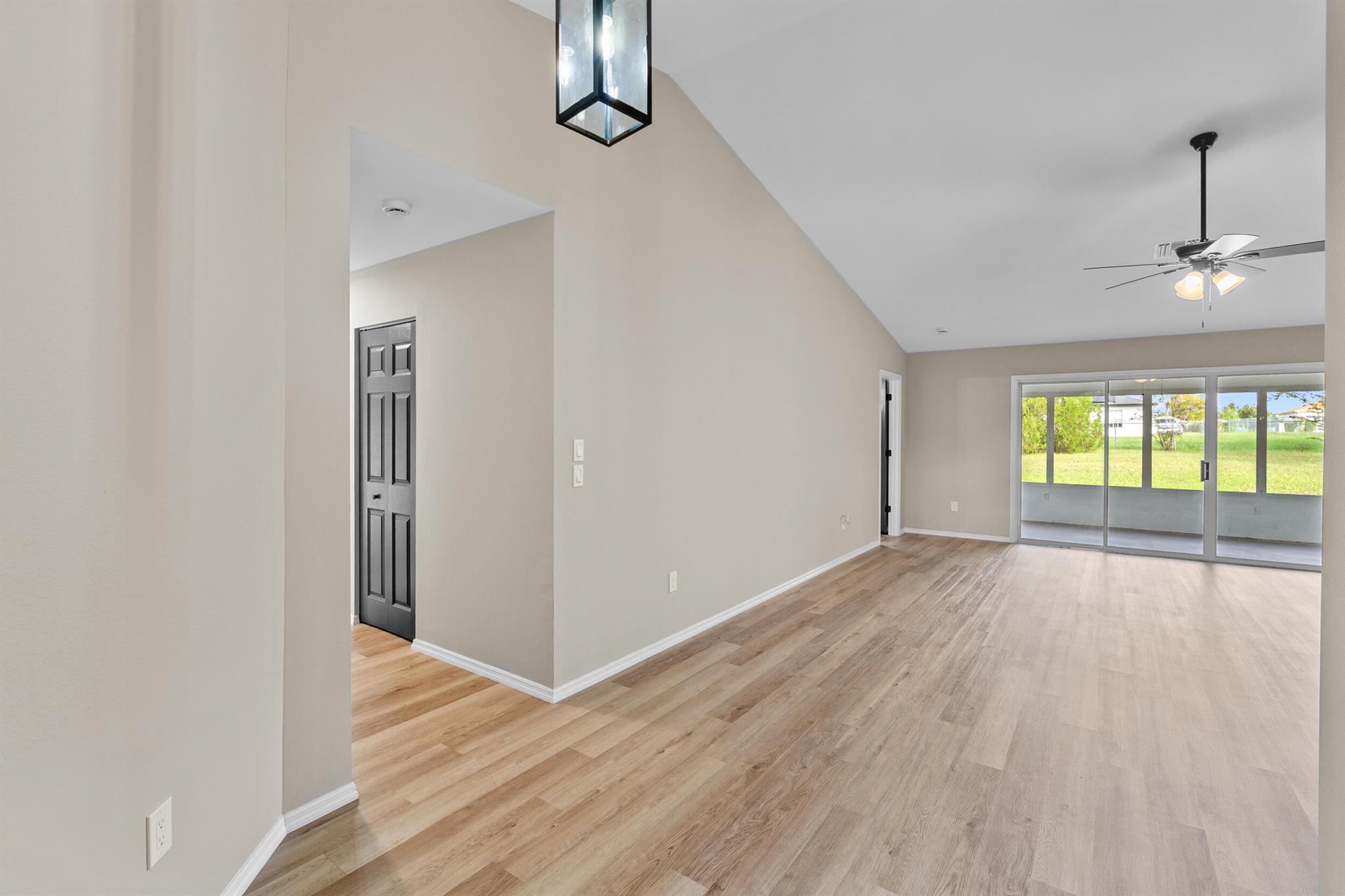 SILVER SPRINGS SHORES UNI - Residential