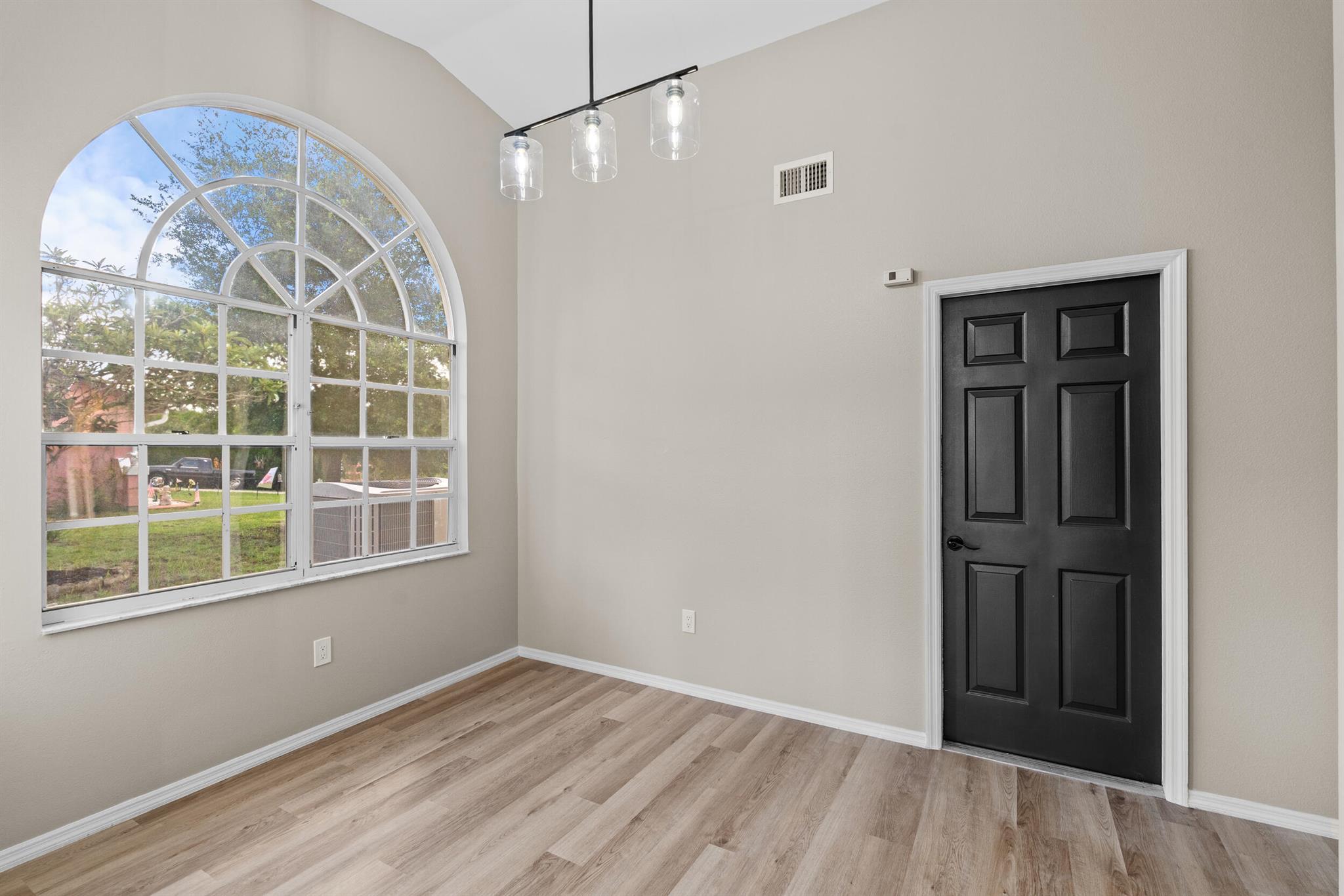 SILVER SPRINGS SHORES UNI - Residential