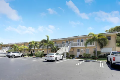 2132 NE 1st Way Unit 204, Boynton Beach, FL MLS: R11074184