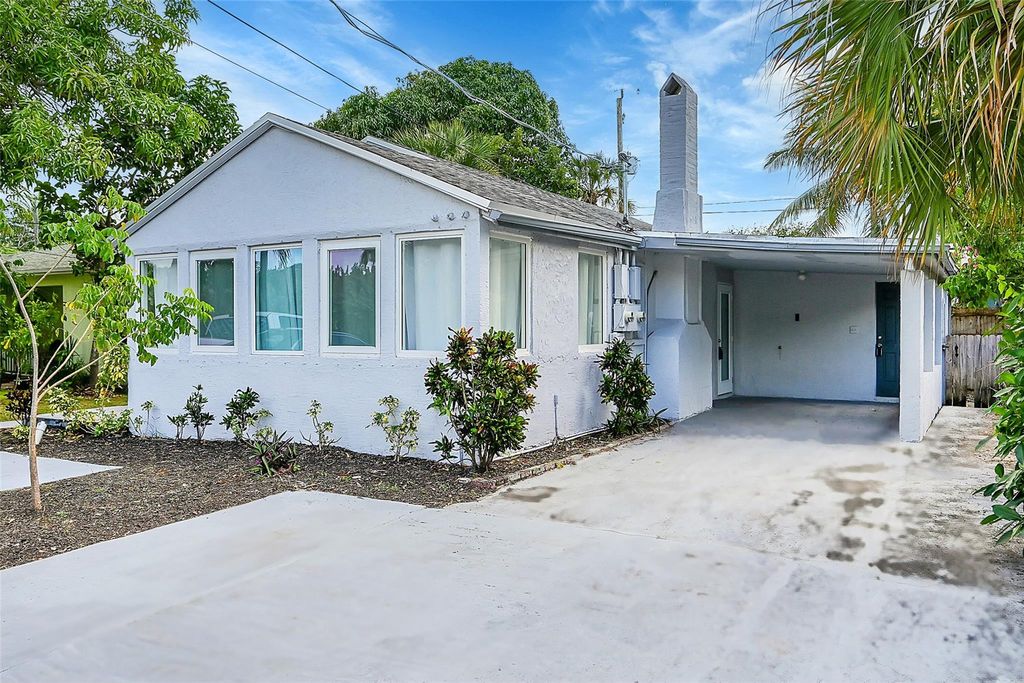 Photo of 718 NE 14th Street #1, Fort Lauderdale, FL 33304 (MLS # F10476077)