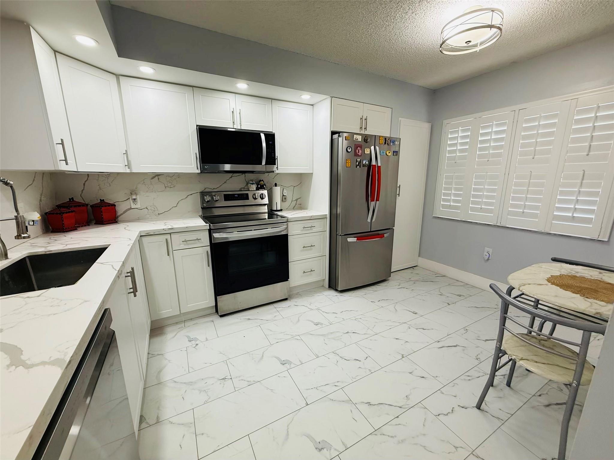 900 SW 142nd Ave 109L