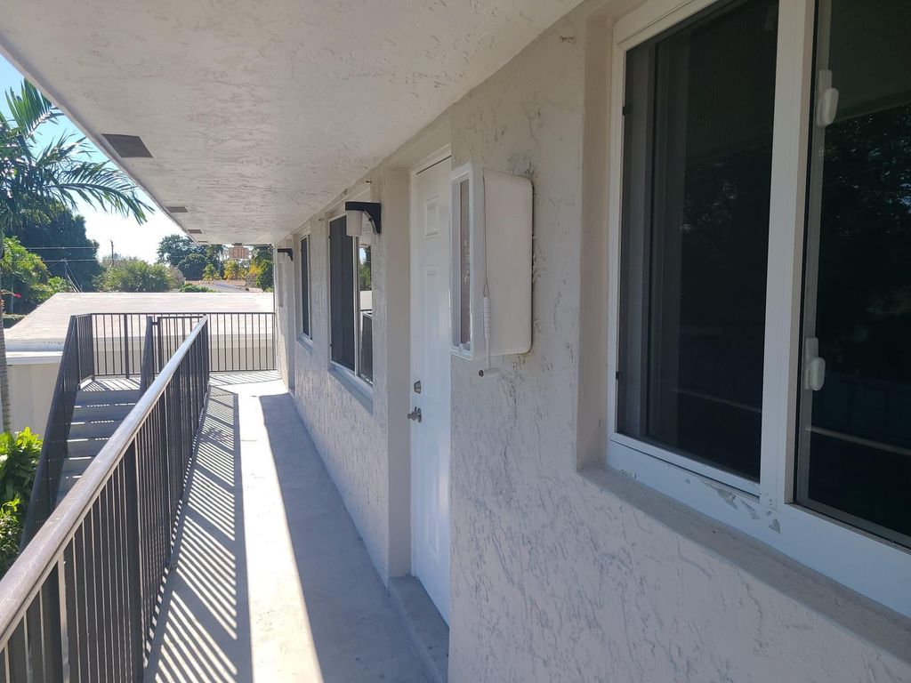 Photo of 2719 Lincoln Street #4, Hollywood, FL 33020 (MLS # F10551308)