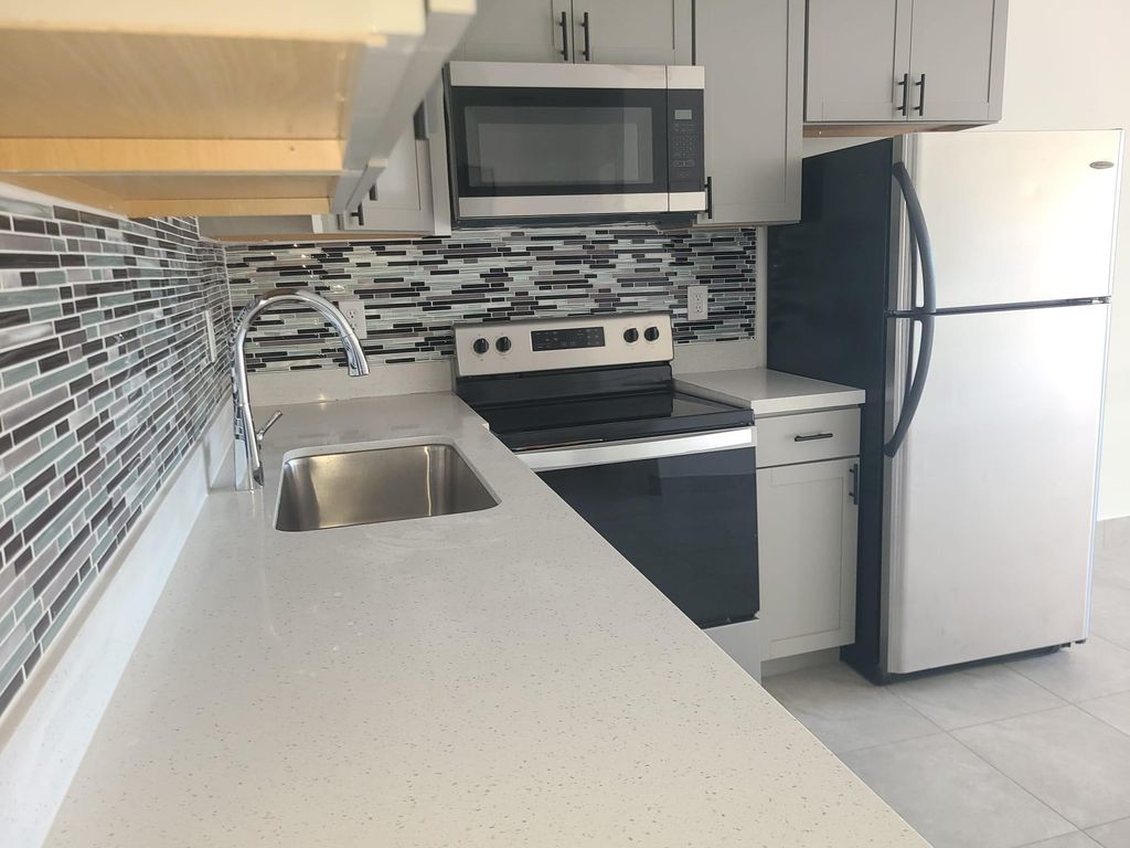 Photo of 2719 Lincoln Street #4, Hollywood, FL 33020 (MLS # F10551308)