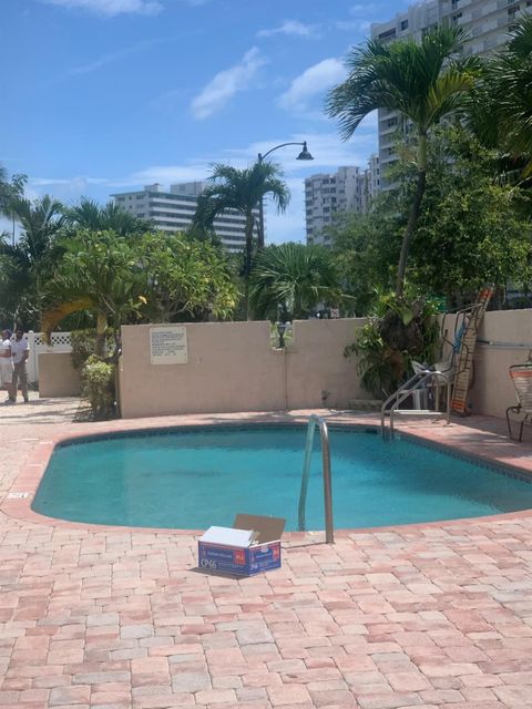 Condominium in Fort Lauderdale FL 4143 Ocean Blvd Blvd 5.jpg