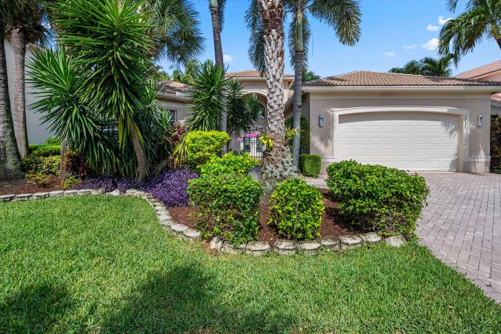Photo of 13473 SHELL BEACH Court, Delray Beach, FL 33446 (MLS # B26054855)