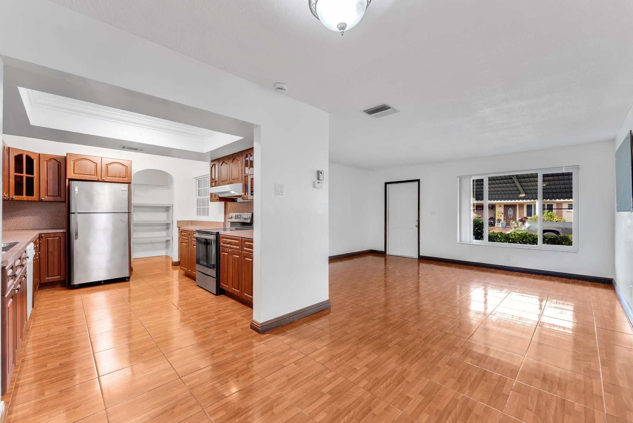 MAINLANDS OF TAMARAC LAKE - Residential