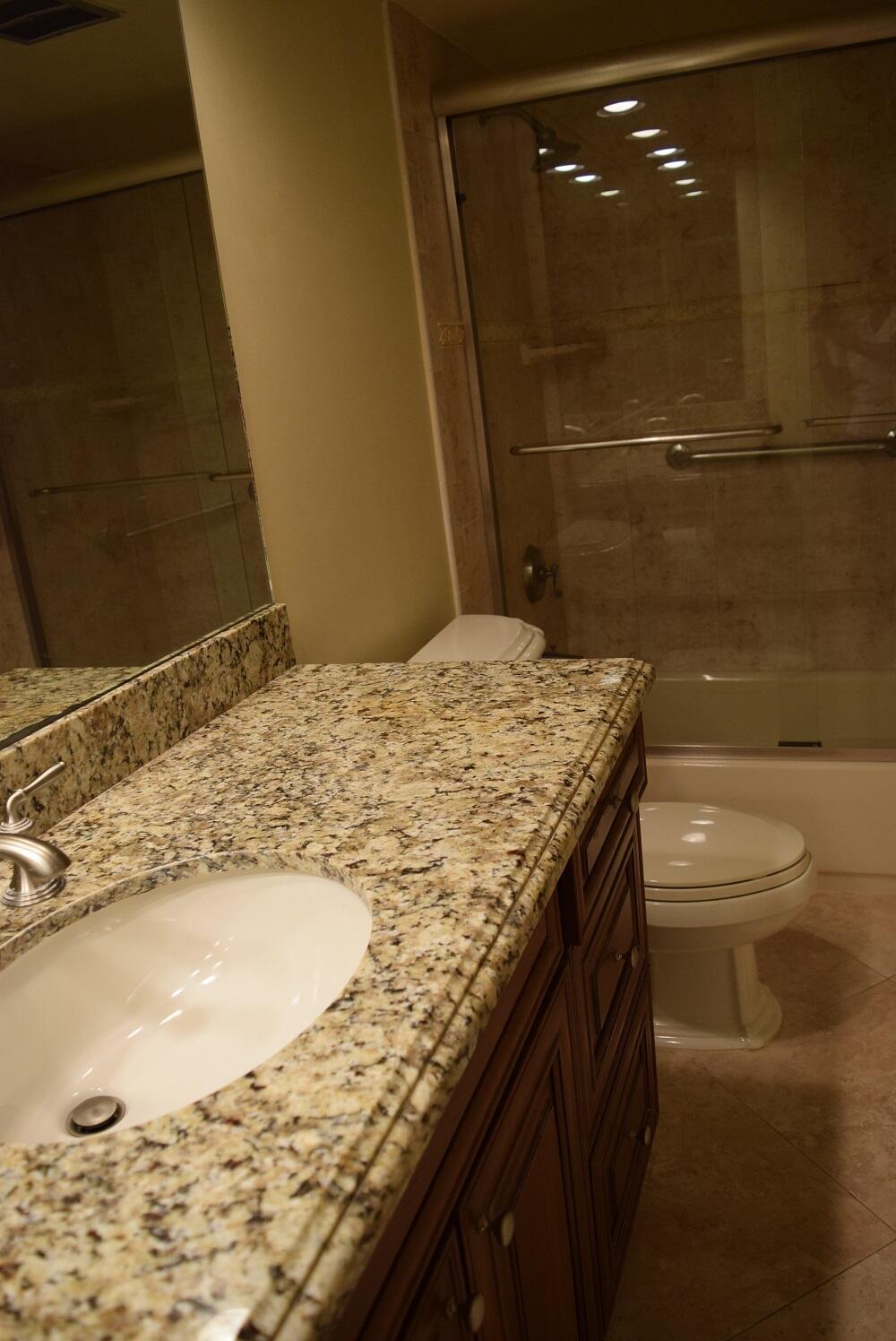 BARCLAY CONDO - Residential Lease