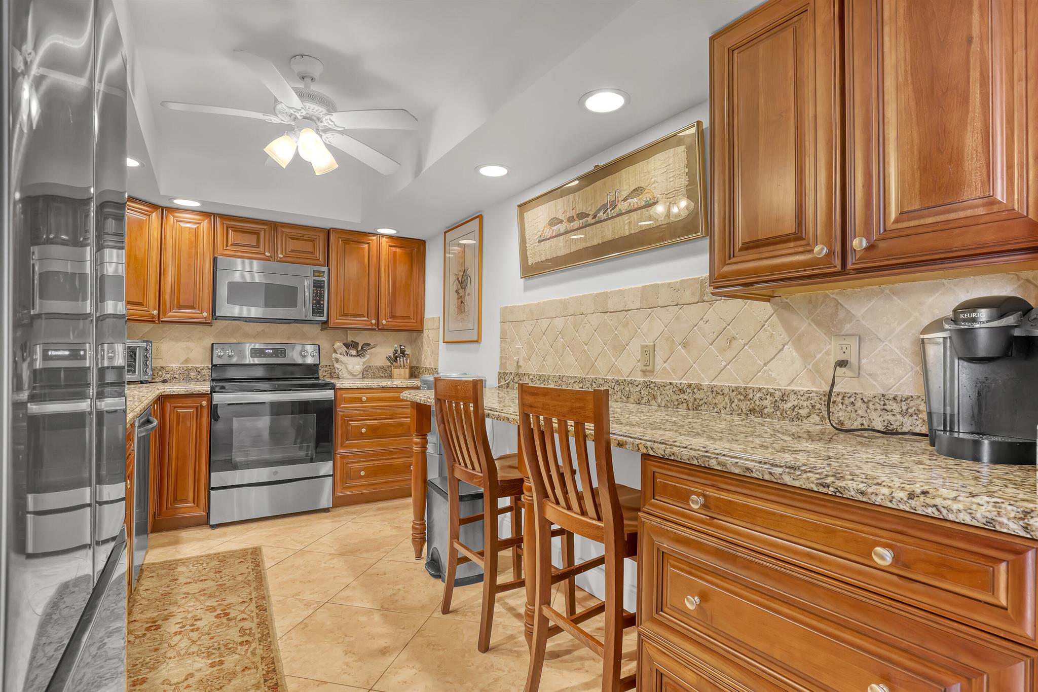 BARCLAY CONDO - Residential Lease