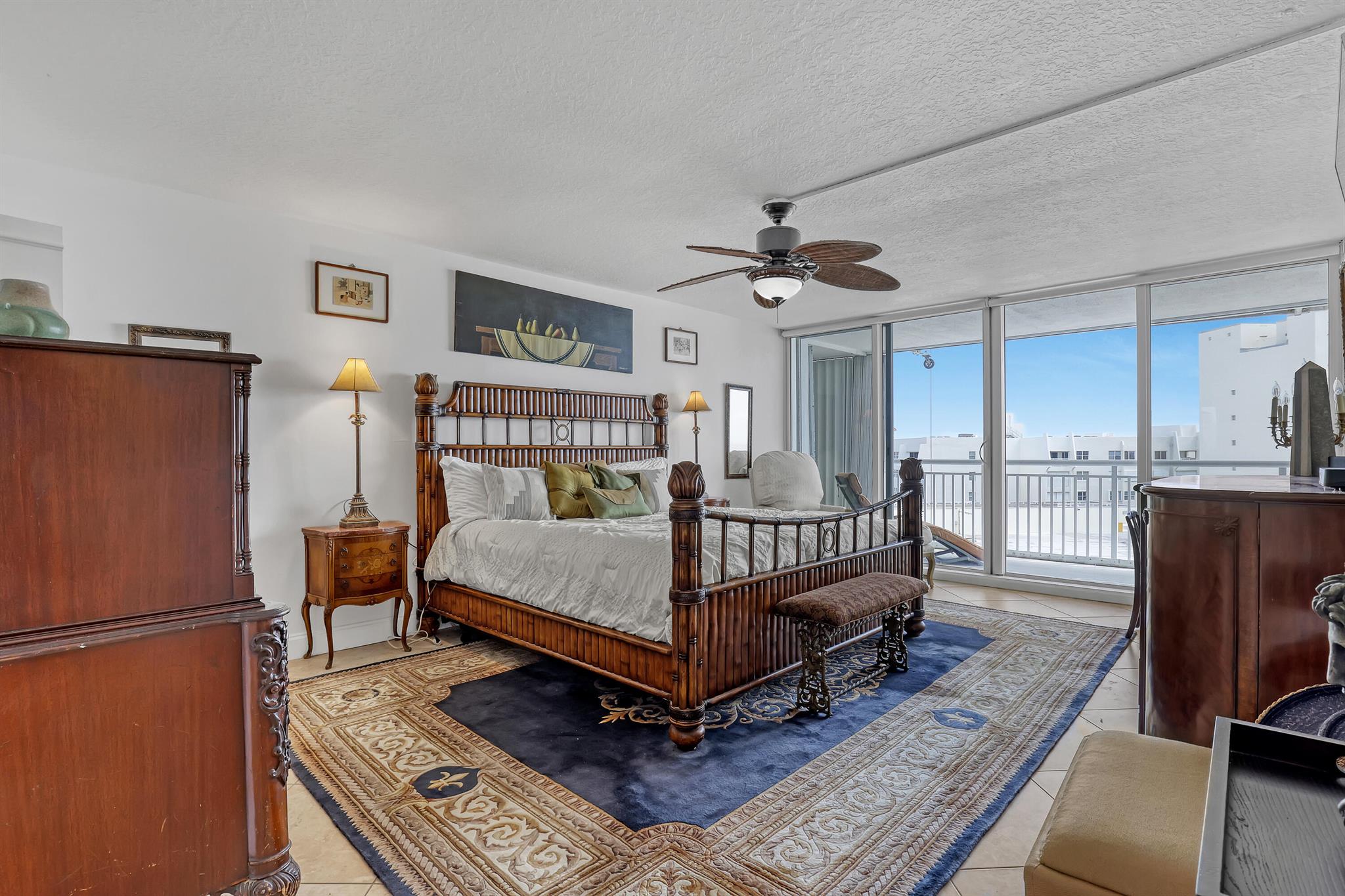 BARCLAY CONDO - Residential Lease