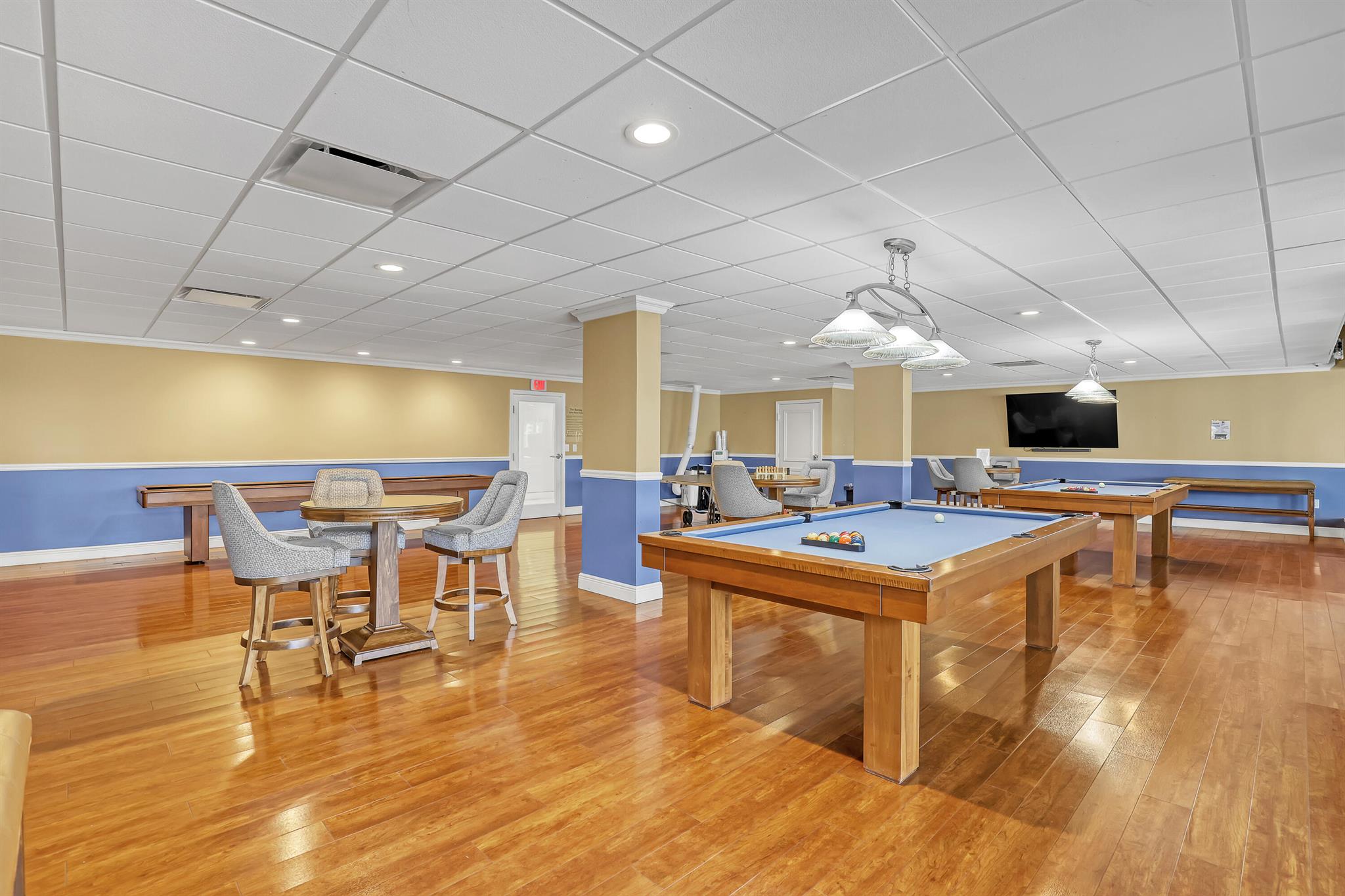 BARCLAY CONDO - Residential Lease